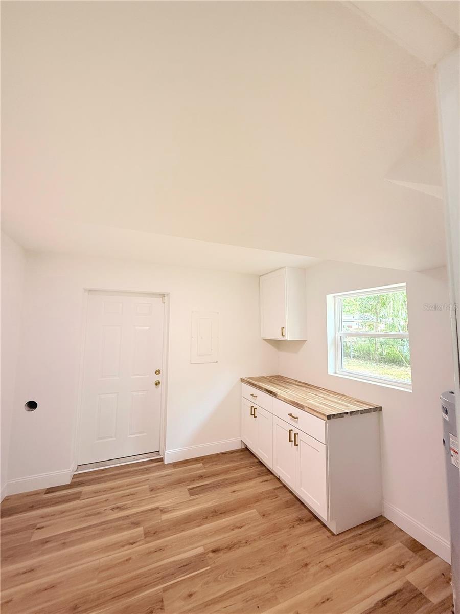 Image 13 of 38 For 810 River Drive