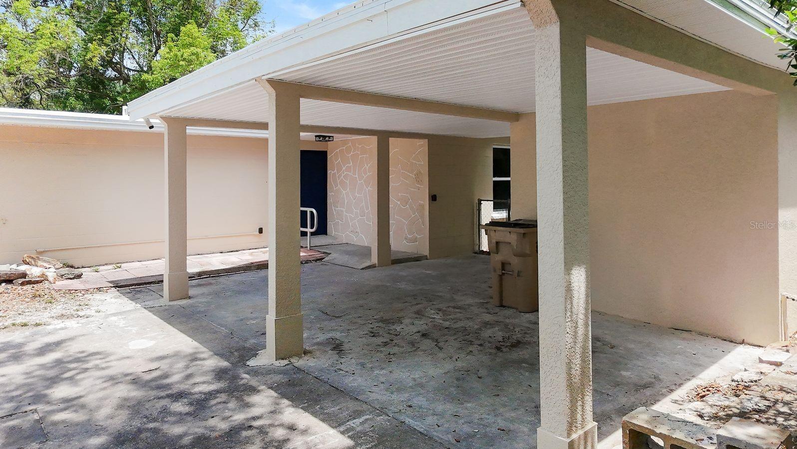 Image 3 of 38 For 810 River Drive