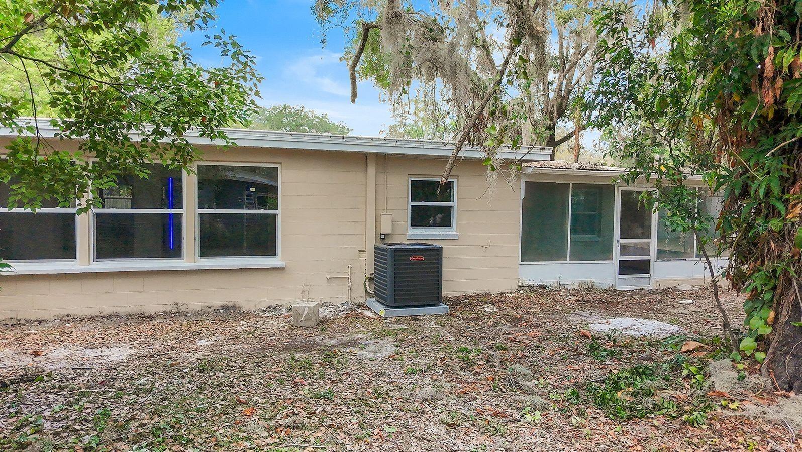 Image 31 of 38 For 810 River Drive