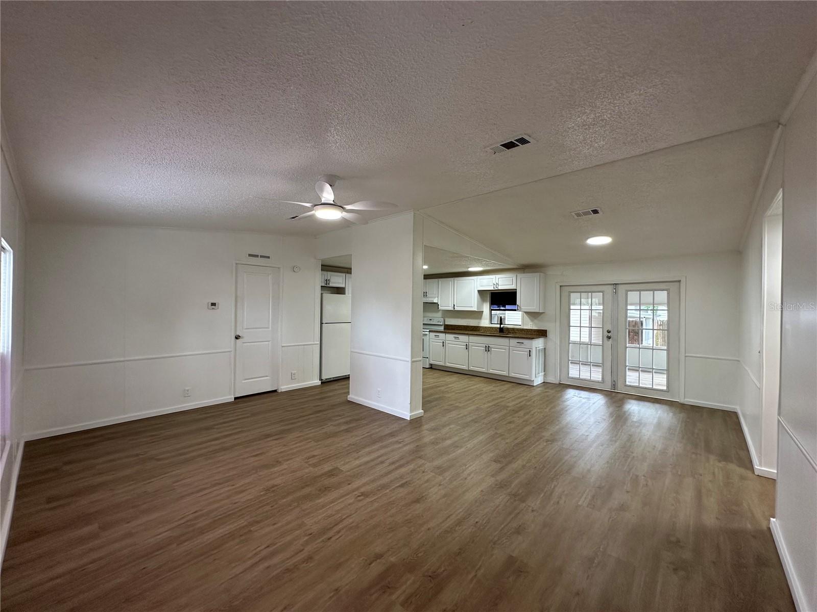 Image 3 of 17 For 20434 Leonard Road