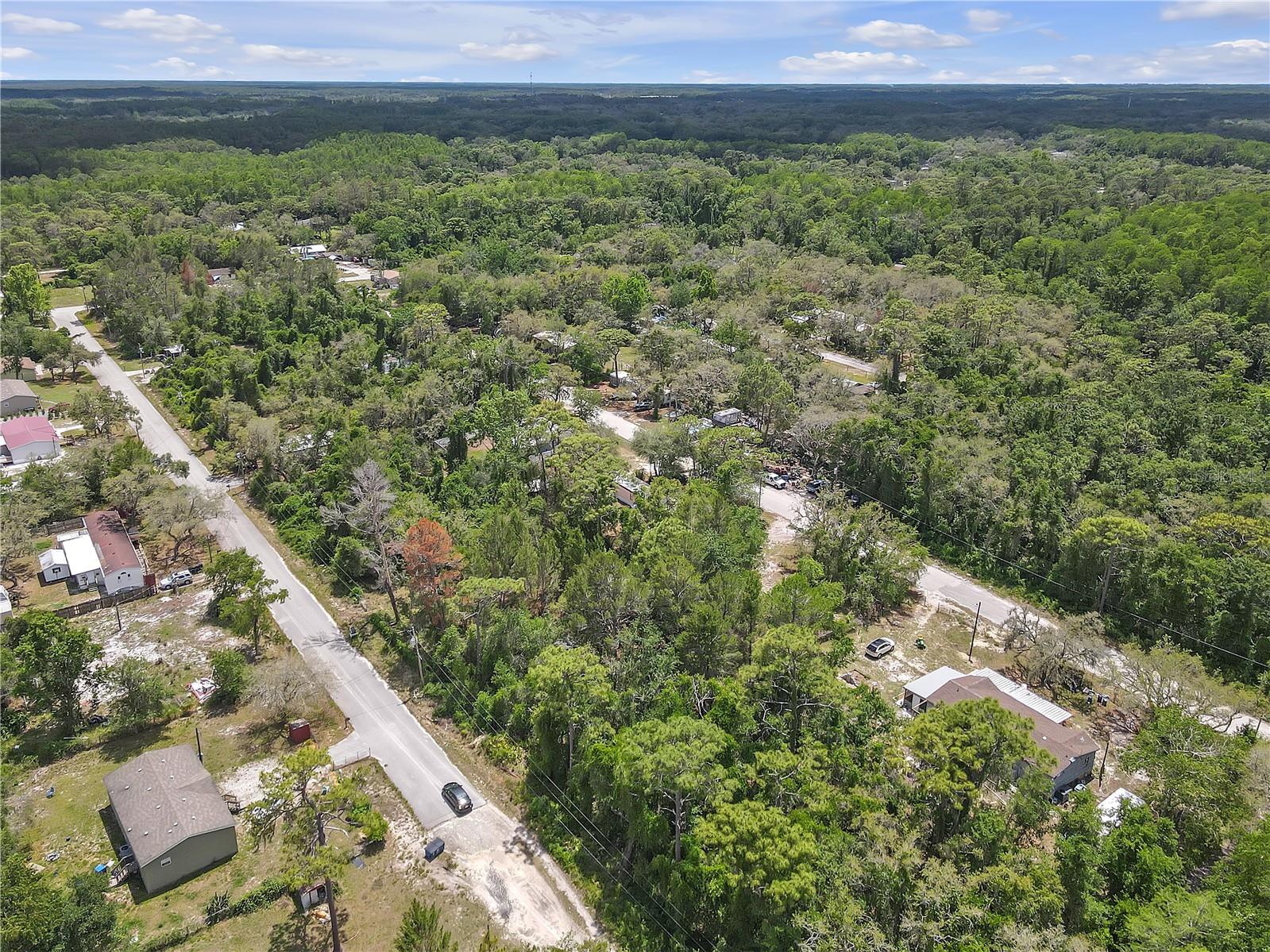 Listing photo id 3 for 10113 Waddell Street