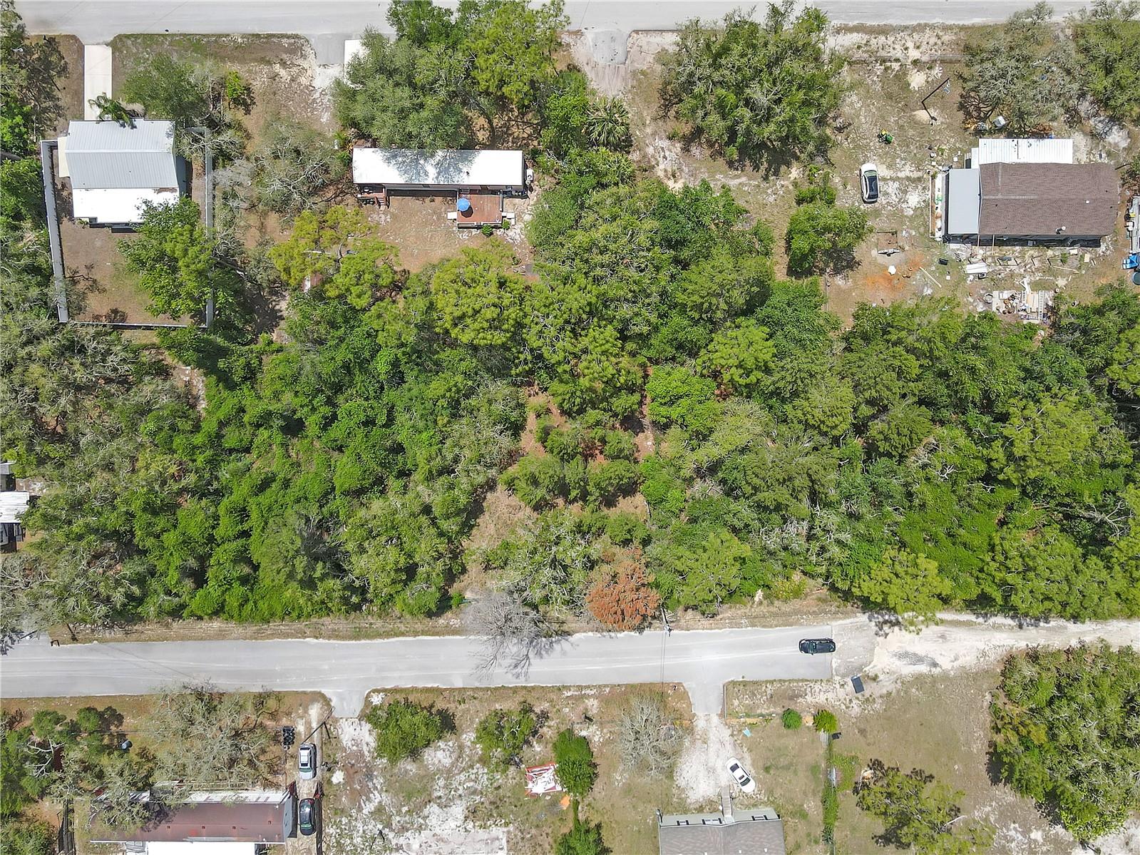 Listing photo id 4 for 10113 Waddell Street
