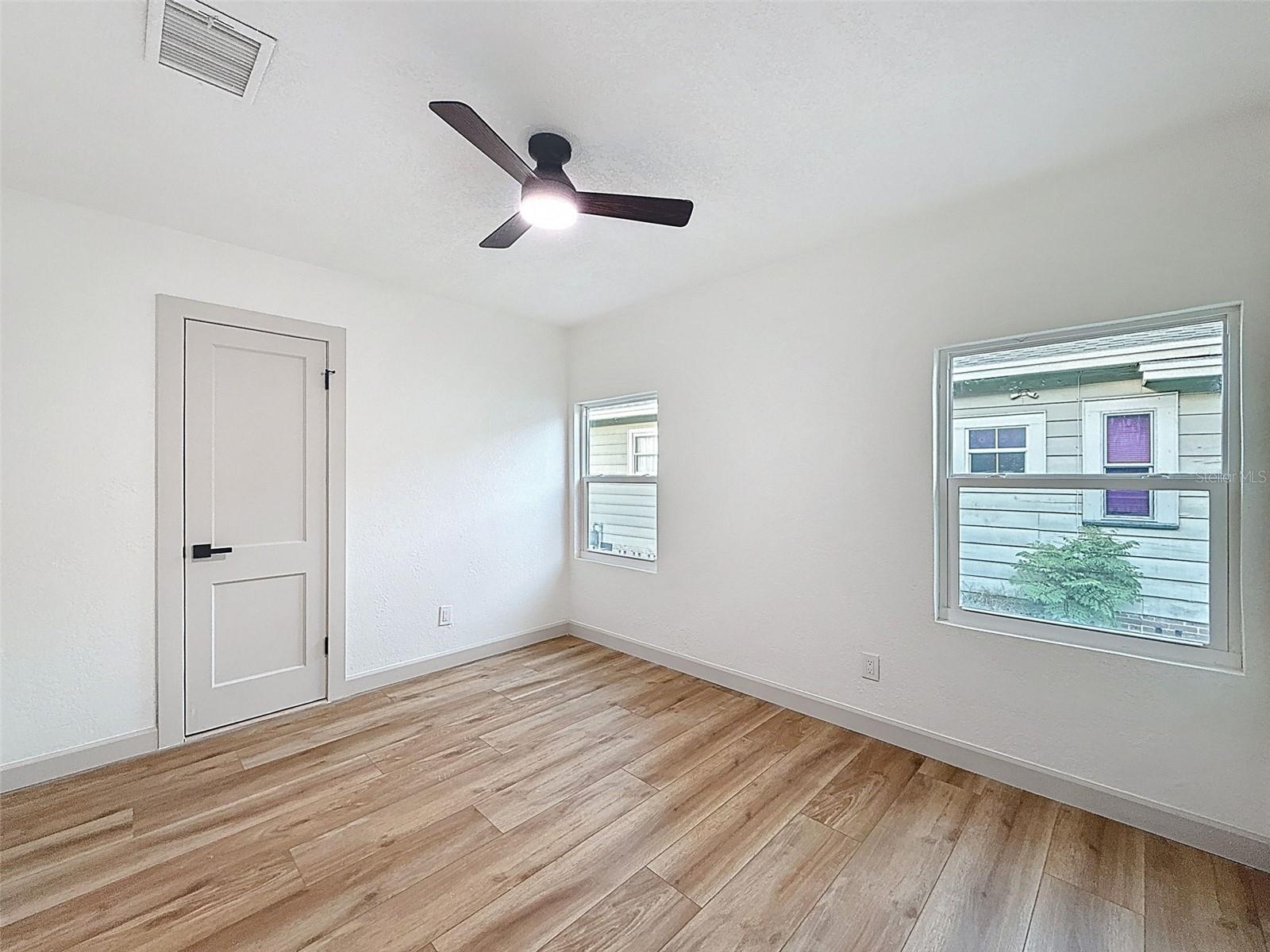 Image 15 of 54 For 1267 Woodlawn Terrace