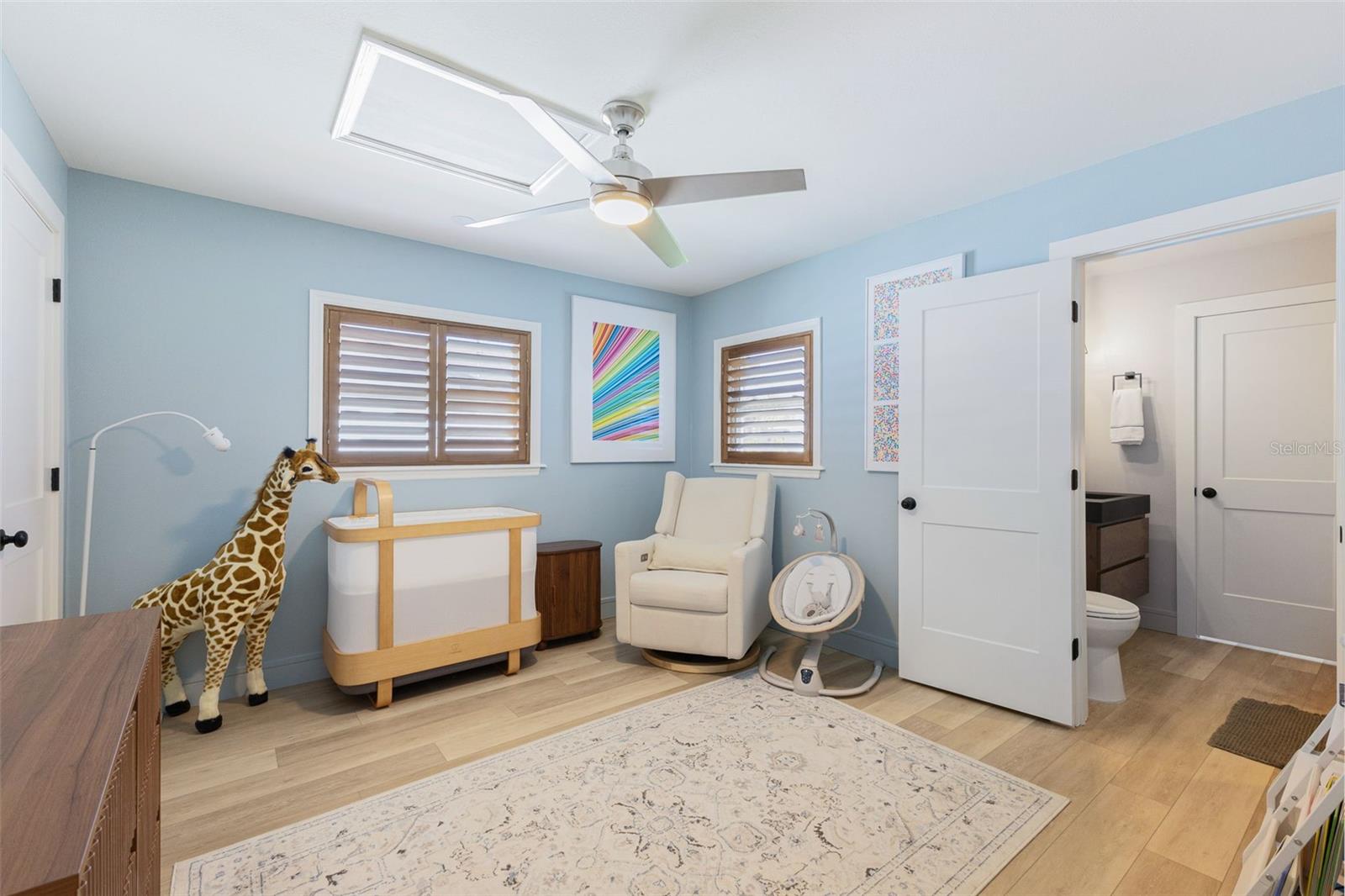 Image 37 of 59 For 4618 Bayshore Boulevard Ne