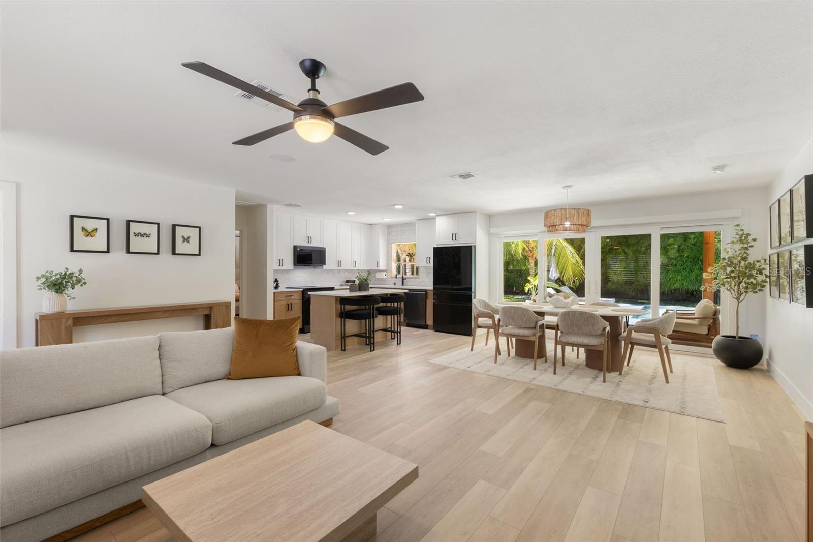 Image 8 of 59 For 4618 Bayshore Boulevard Ne