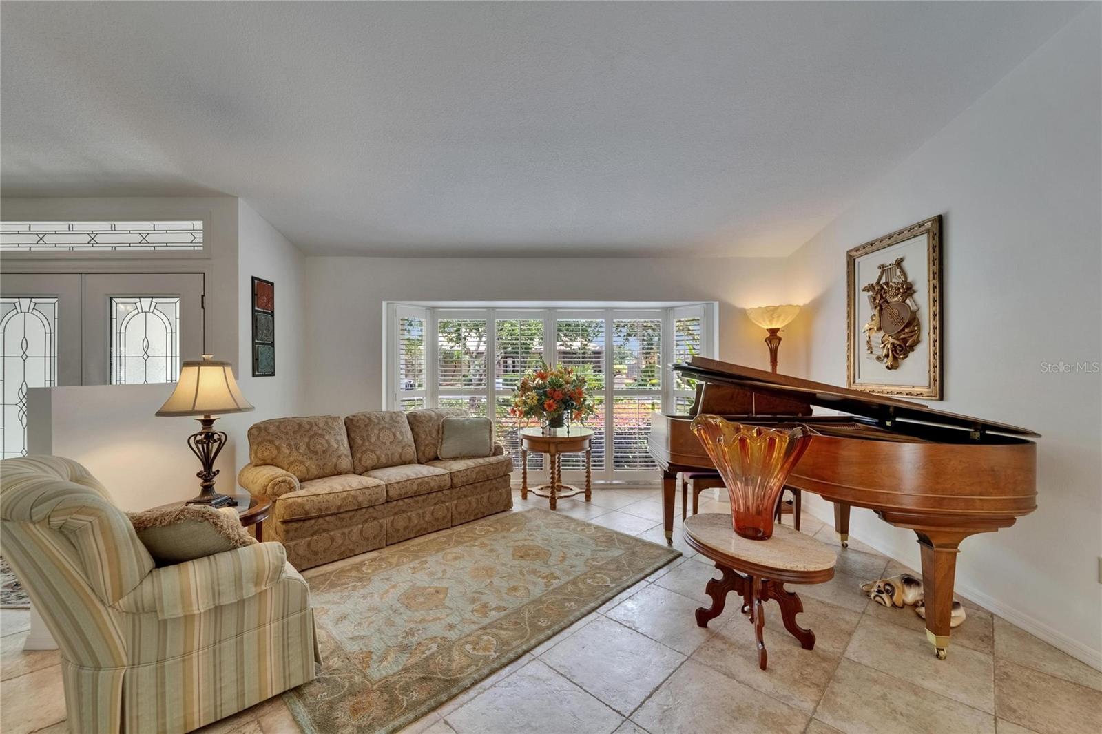 Image 10 of 72 For 2811 Barret Avenue