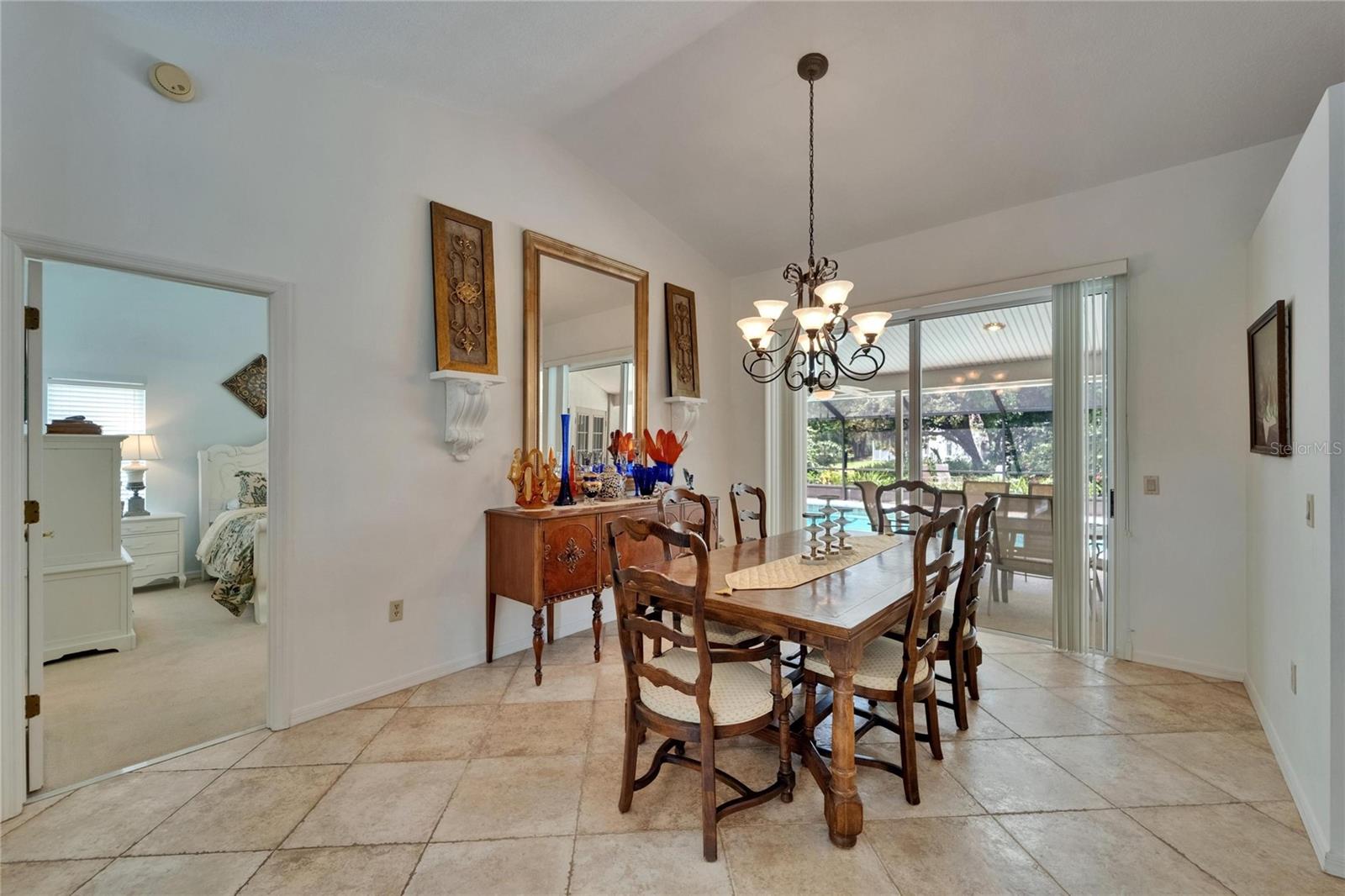 Image 13 of 72 For 2811 Barret Avenue
