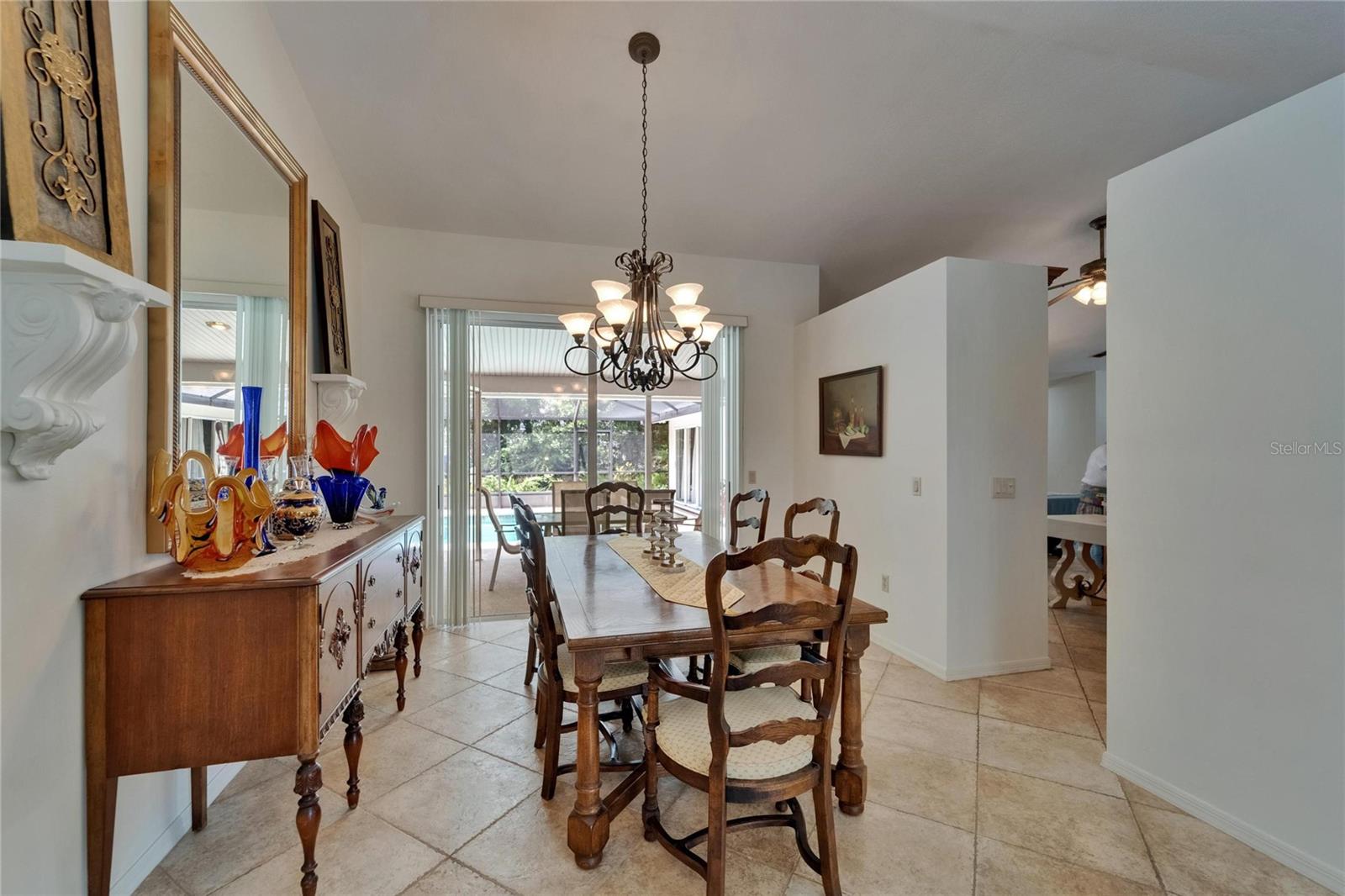 Image 14 of 72 For 2811 Barret Avenue