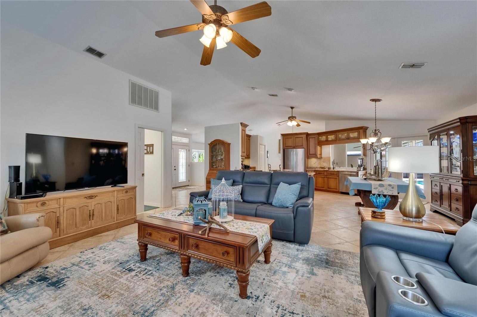 Image 23 of 72 For 2811 Barret Avenue