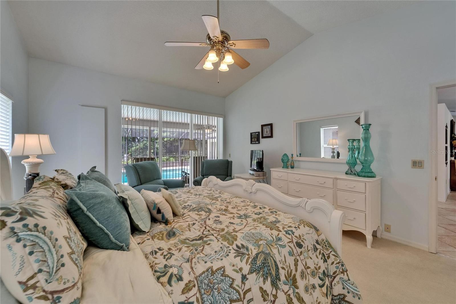 Image 29 of 72 For 2811 Barret Avenue
