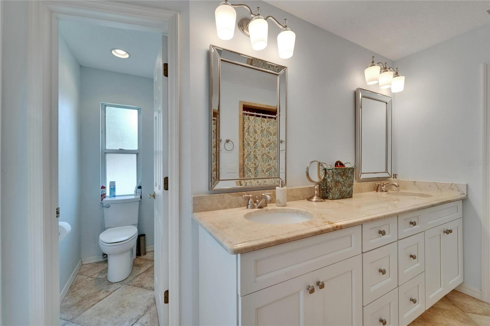 Image 33 of 72 For 2811 Barret Avenue