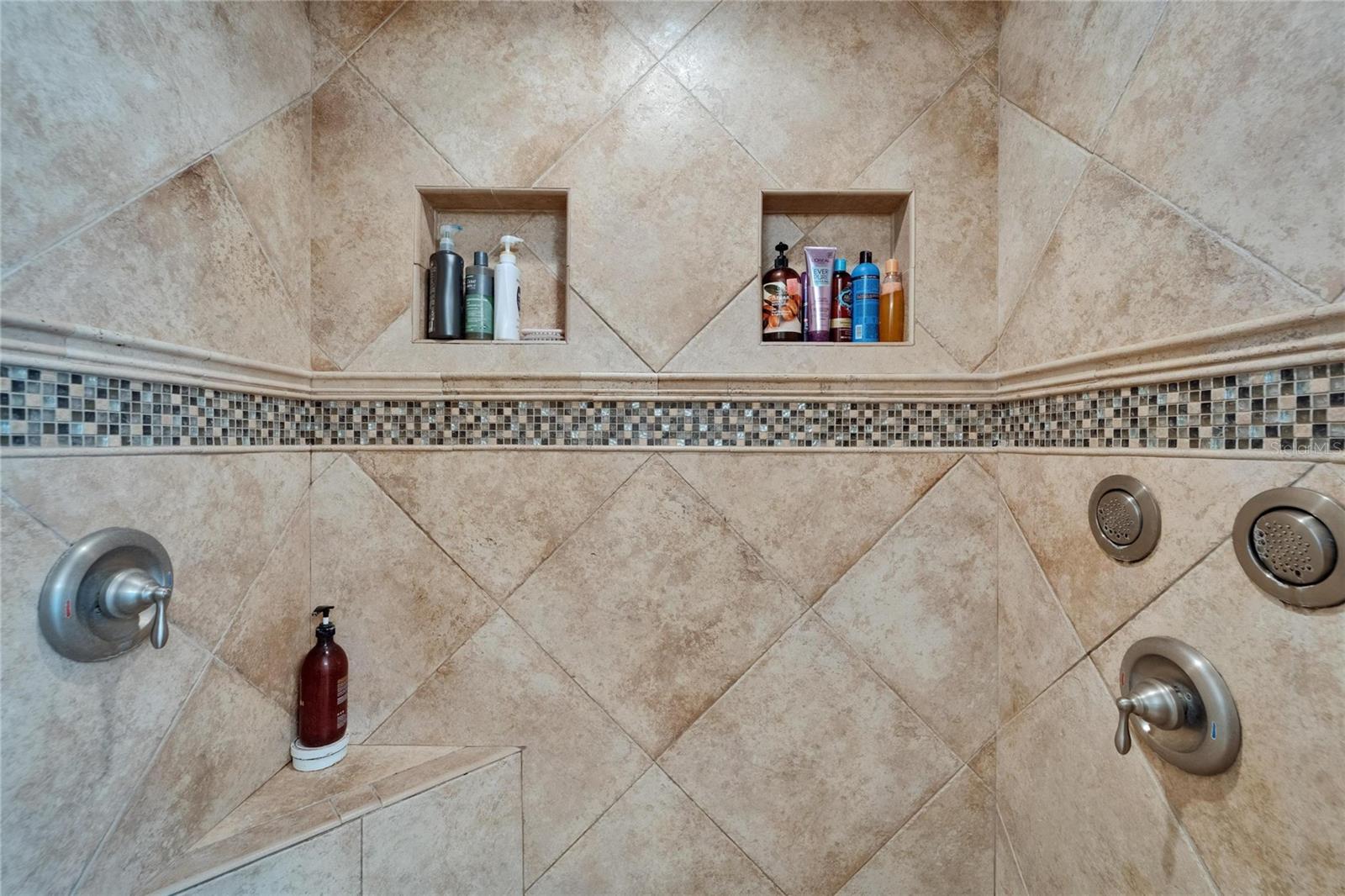 Image 36 of 72 For 2811 Barret Avenue