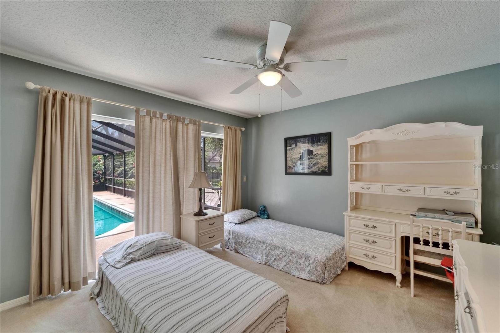 Image 37 of 72 For 2811 Barret Avenue