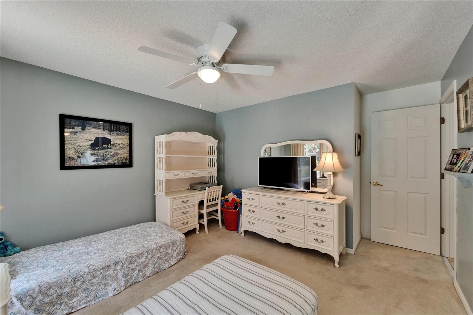 Image 38 of 72 For 2811 Barret Avenue