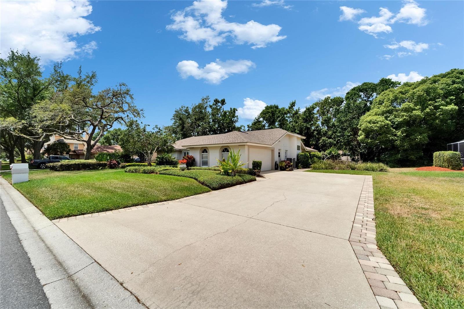 Image 4 of 72 For 2811 Barret Avenue