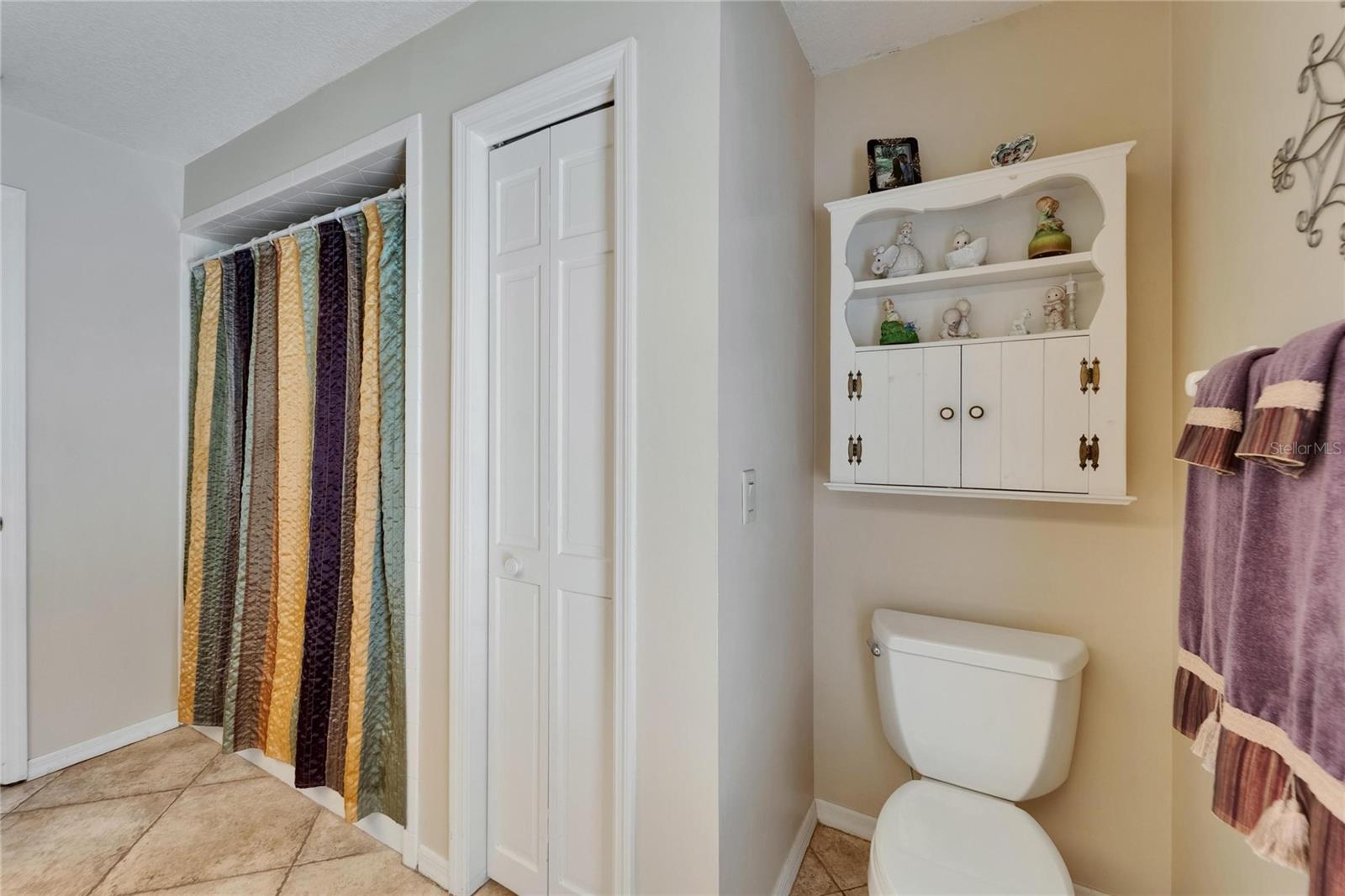 Image 41 of 72 For 2811 Barret Avenue