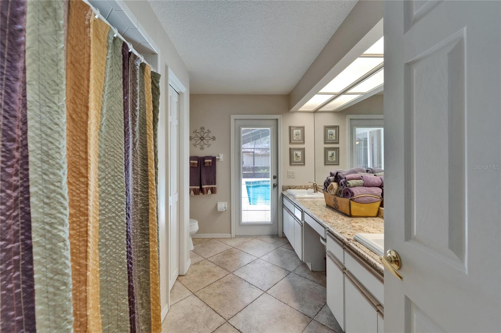 Image 42 of 72 For 2811 Barret Avenue