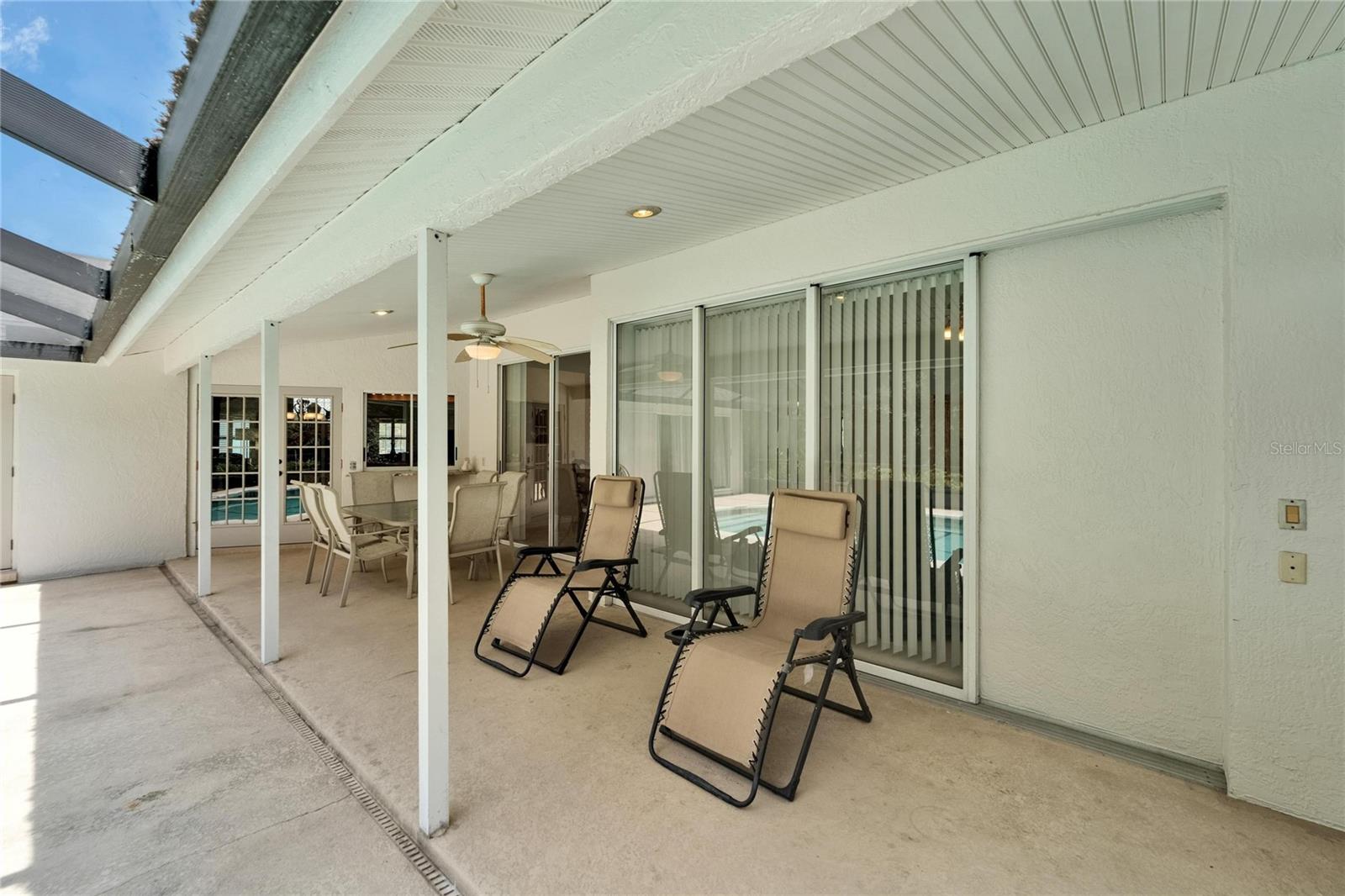 Image 56 of 72 For 2811 Barret Avenue