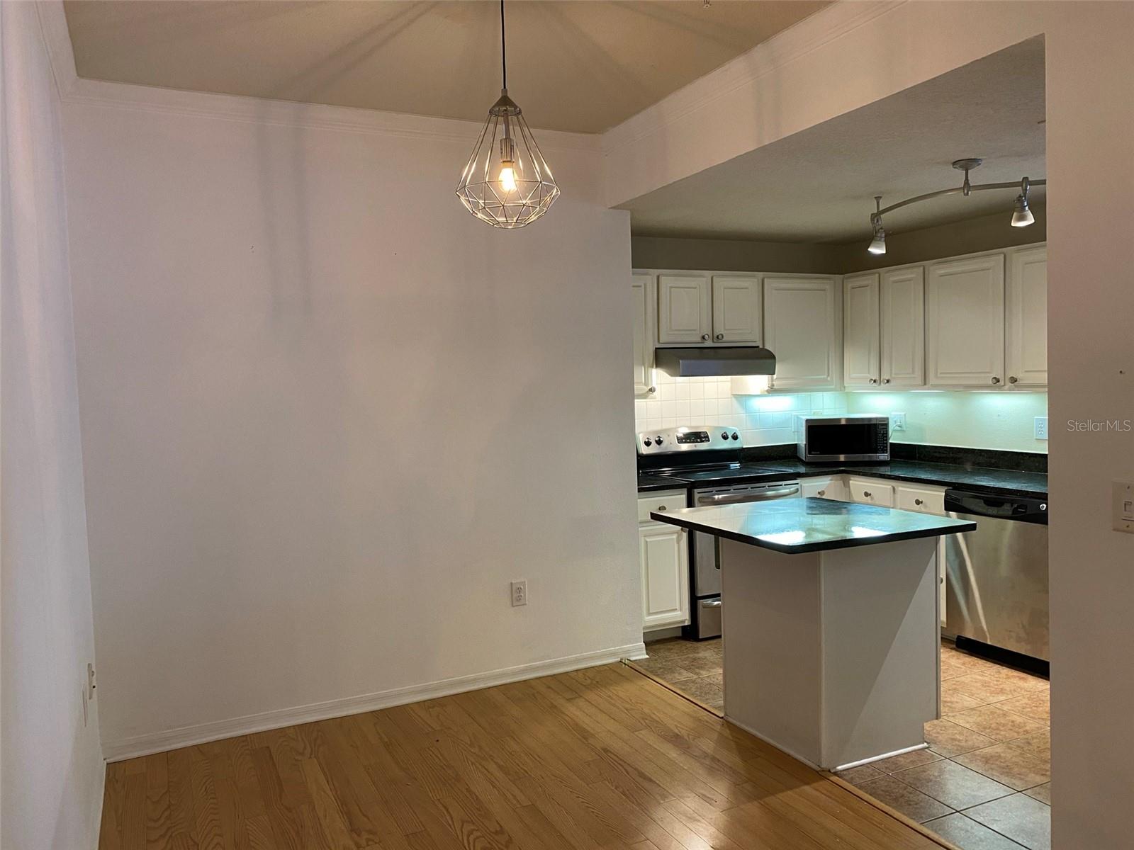 Image 4 of 18 For 501 Knights Run Avenue 1322