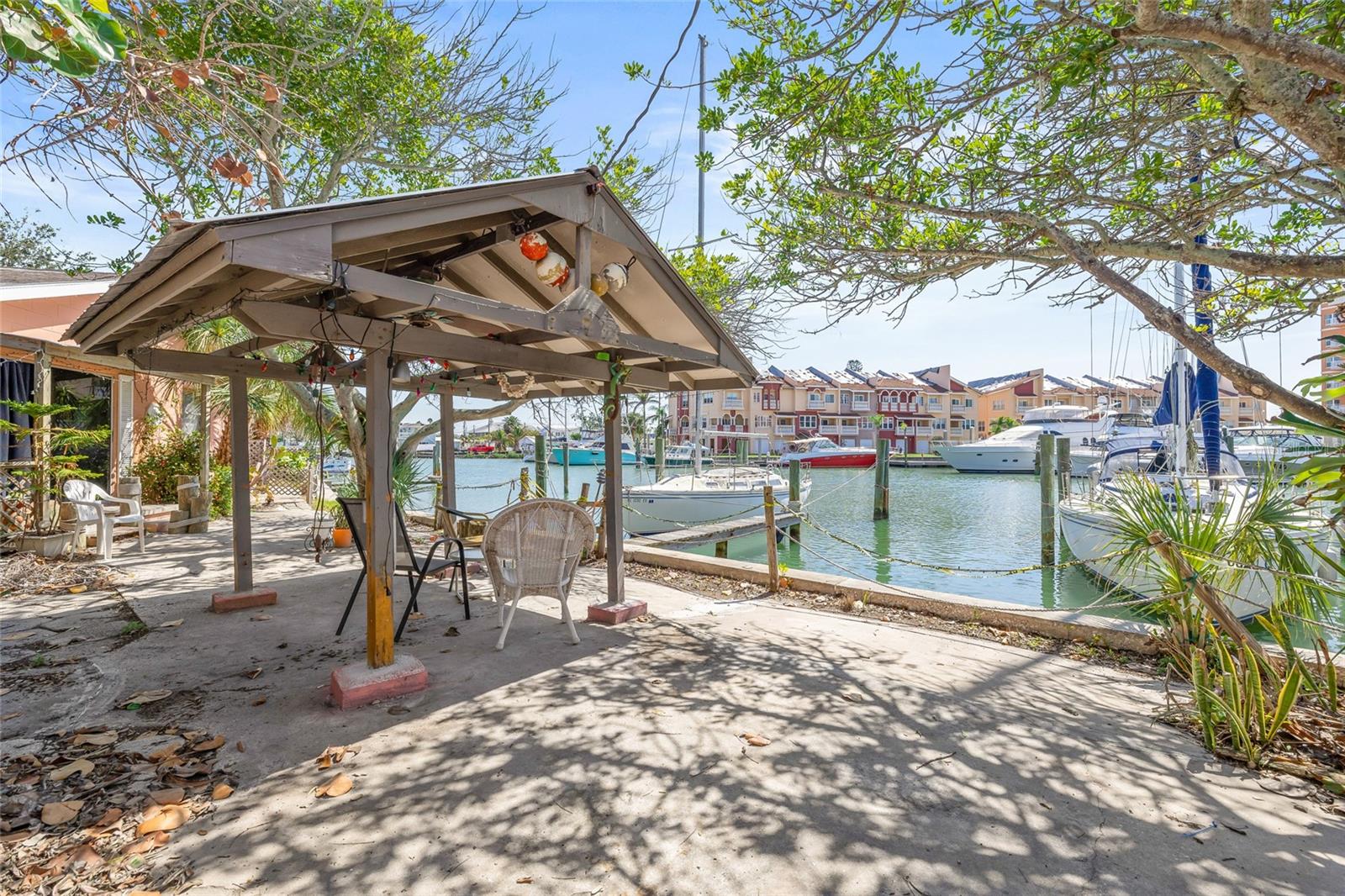 Listing photo id 8 for 225 Boca Ciega Drive