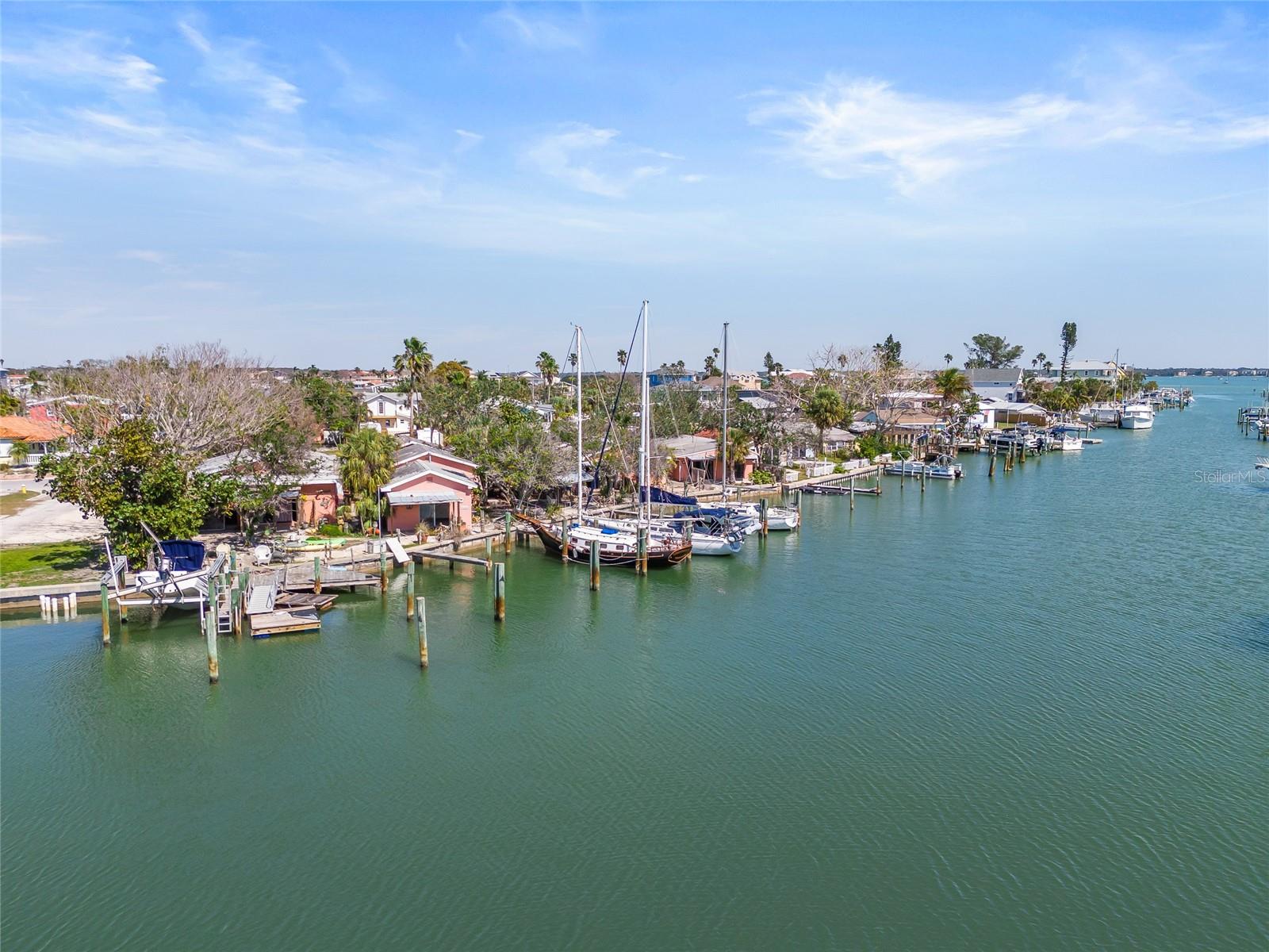 Listing photo id 13 for 225 Boca Ciega Drive