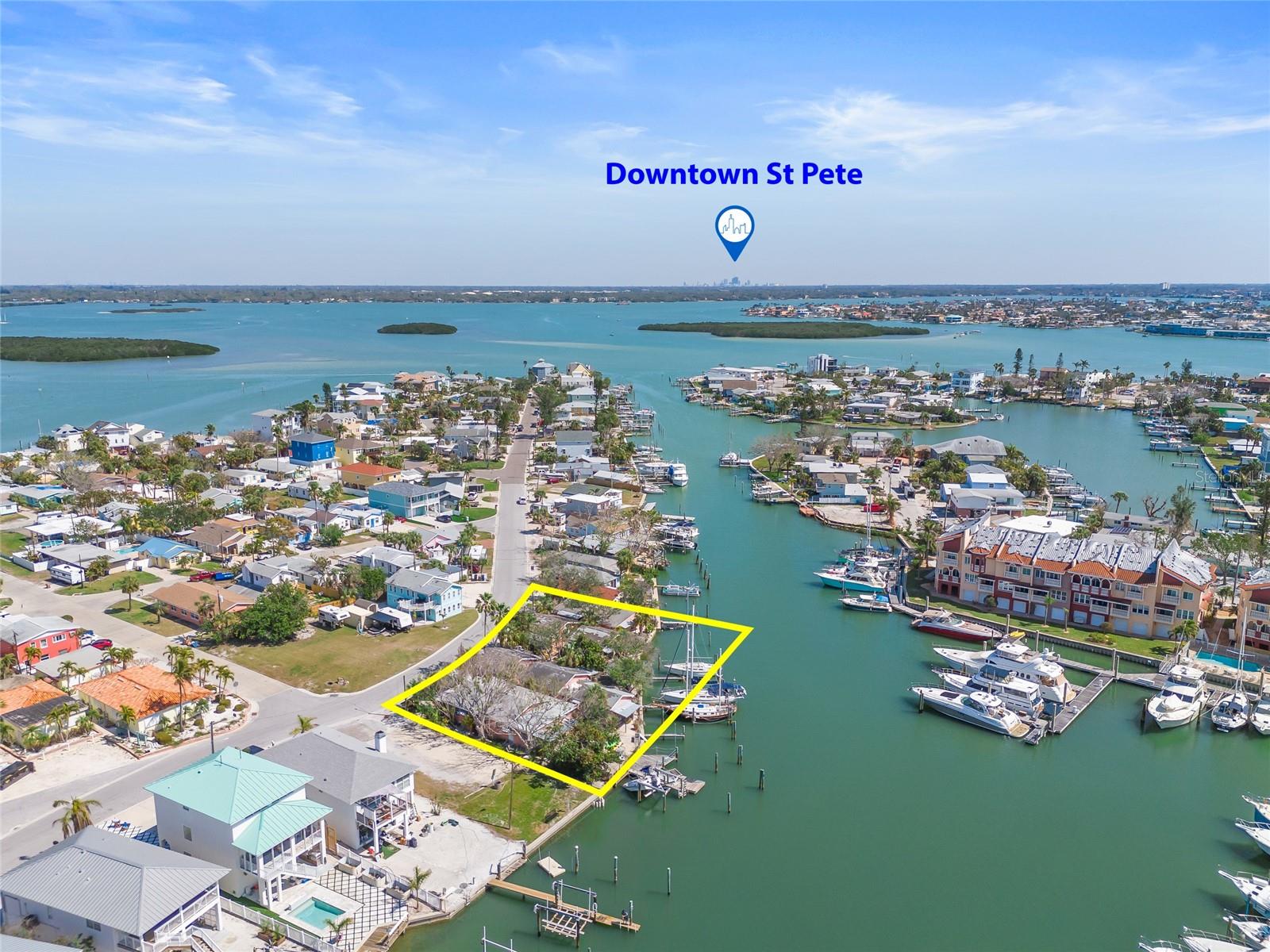 Listing photo id 0 for 225 Boca Ciega Drive