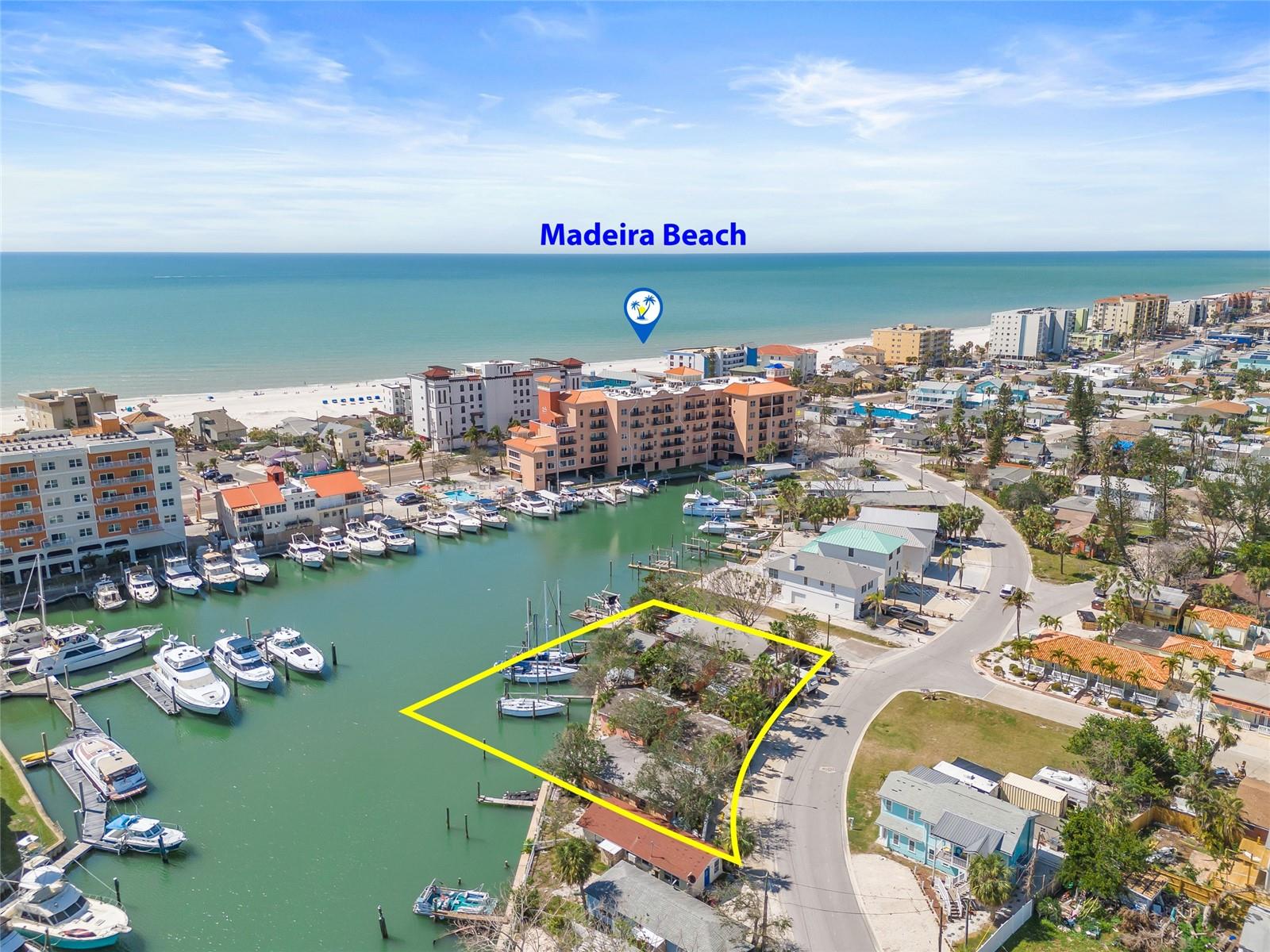 Listing photo id 2 for 225 Boca Ciega Drive