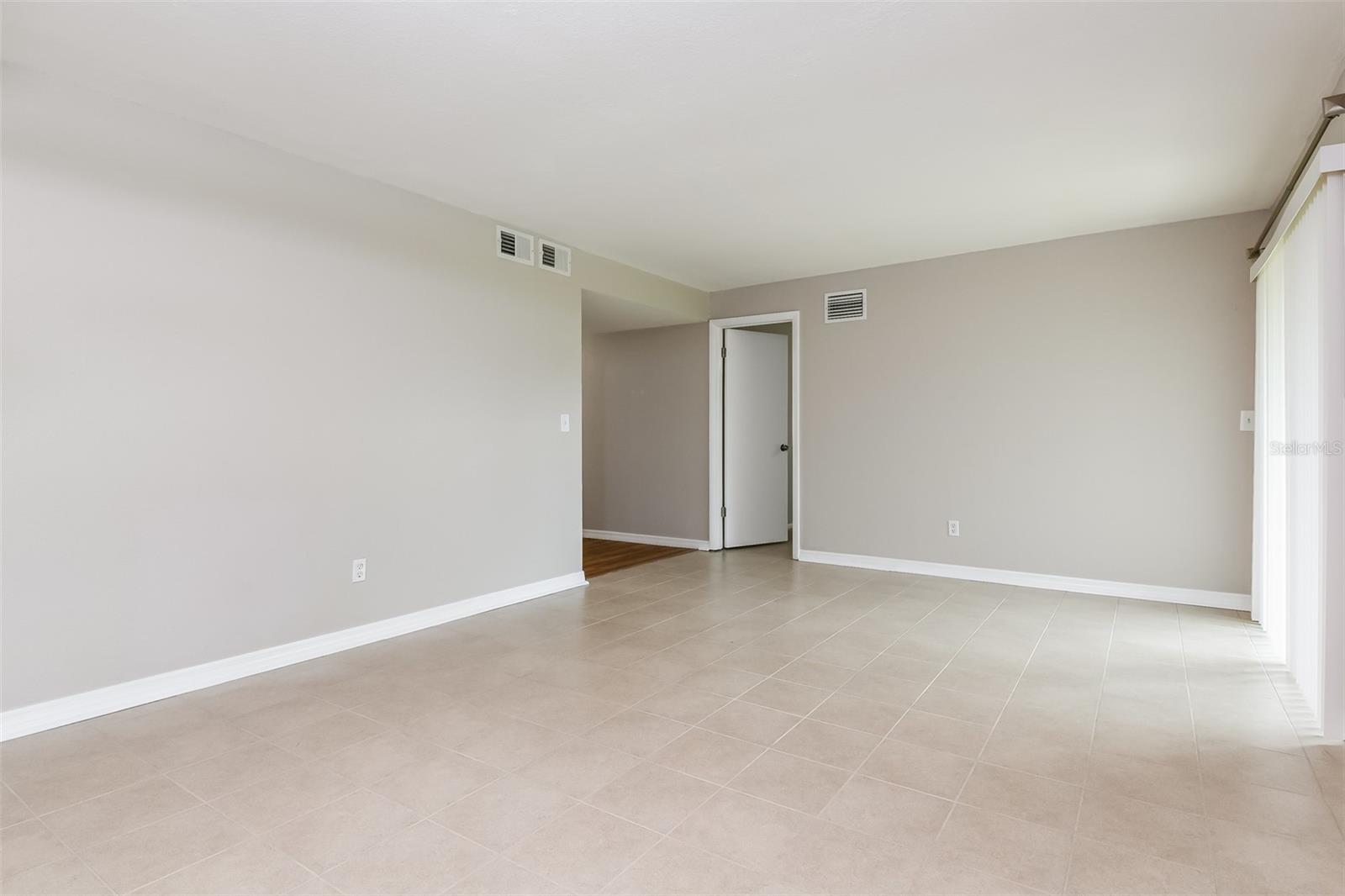 Image 5 of 16 For 408 Edgemon Avenue
