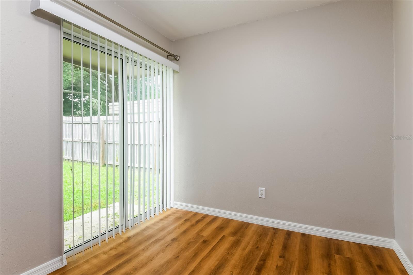 Image 8 of 16 For 408 Edgemon Avenue