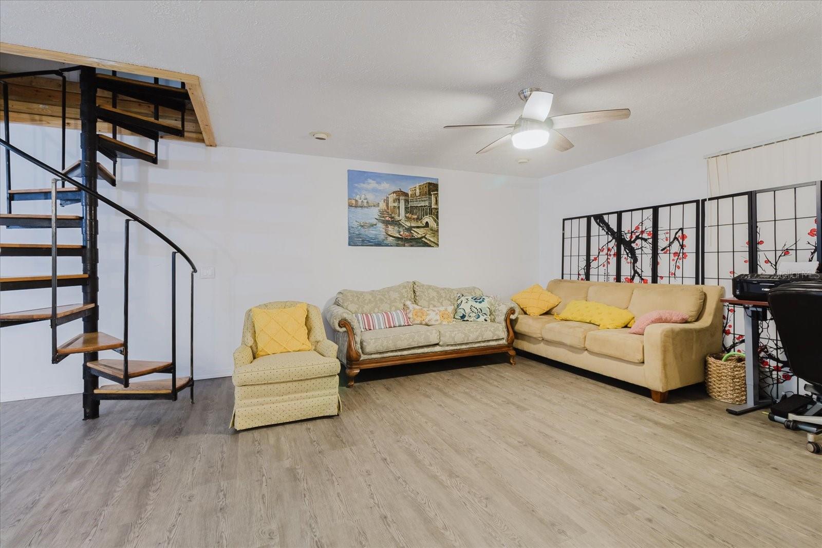 Image 10 of 90 For 1010 Oakhill St