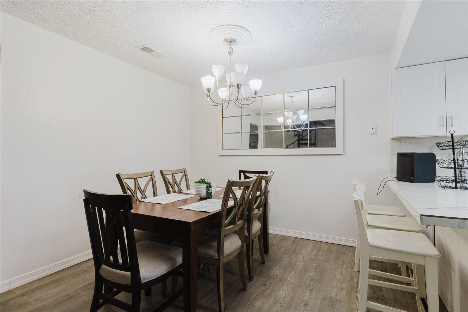 Image 15 of 90 For 1010 Oakhill St