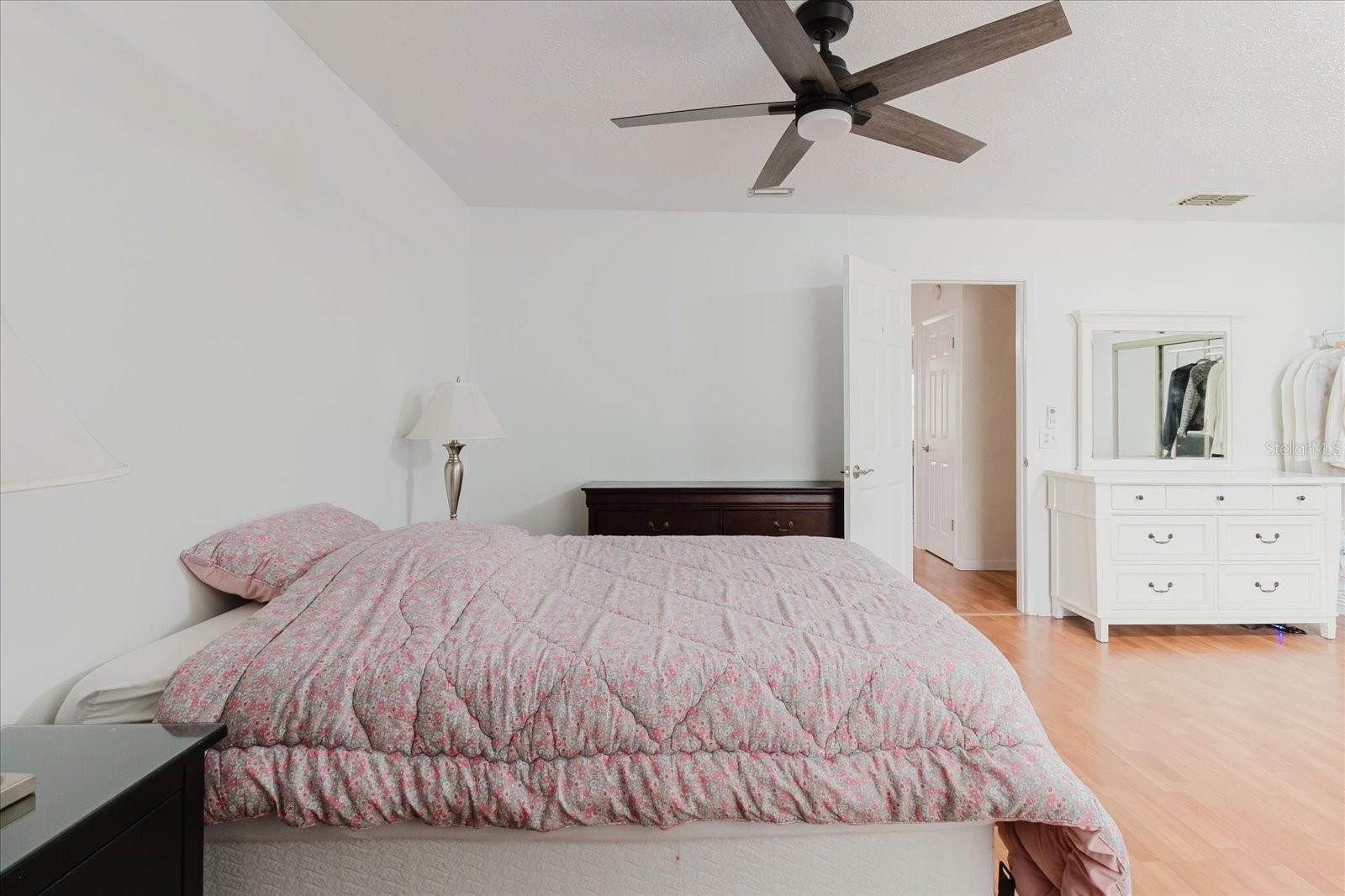 Image 38 of 90 For 1010 Oakhill St