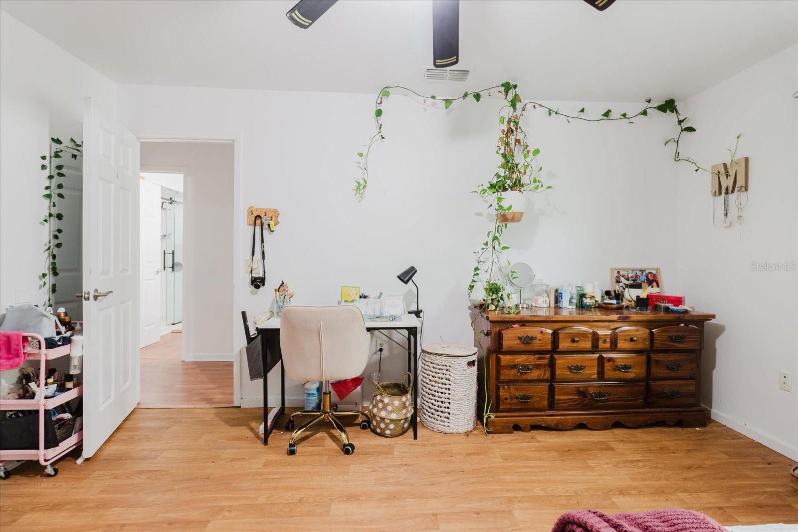 Image 45 of 90 For 1010 Oakhill St