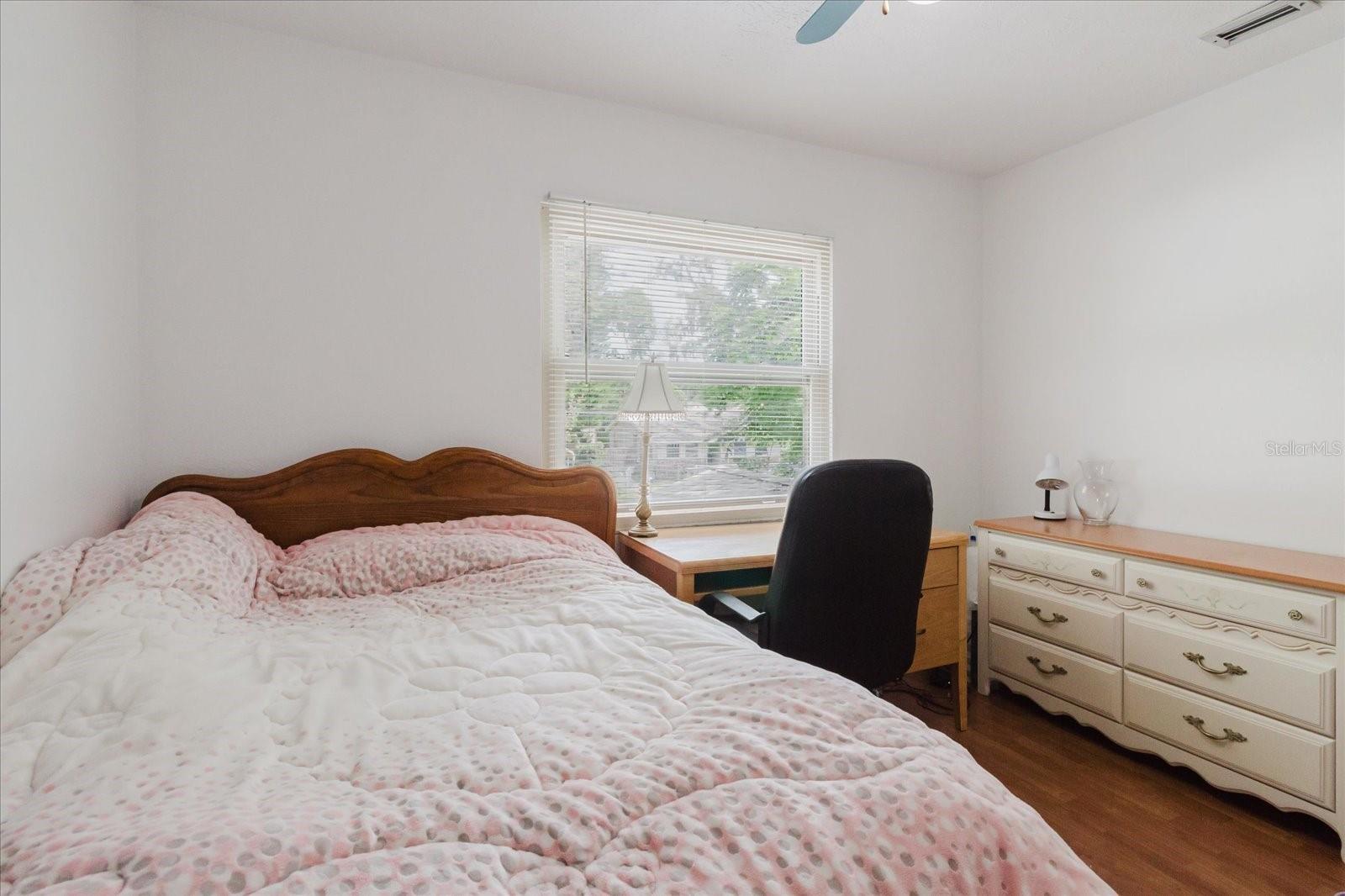 Image 49 of 90 For 1010 Oakhill St
