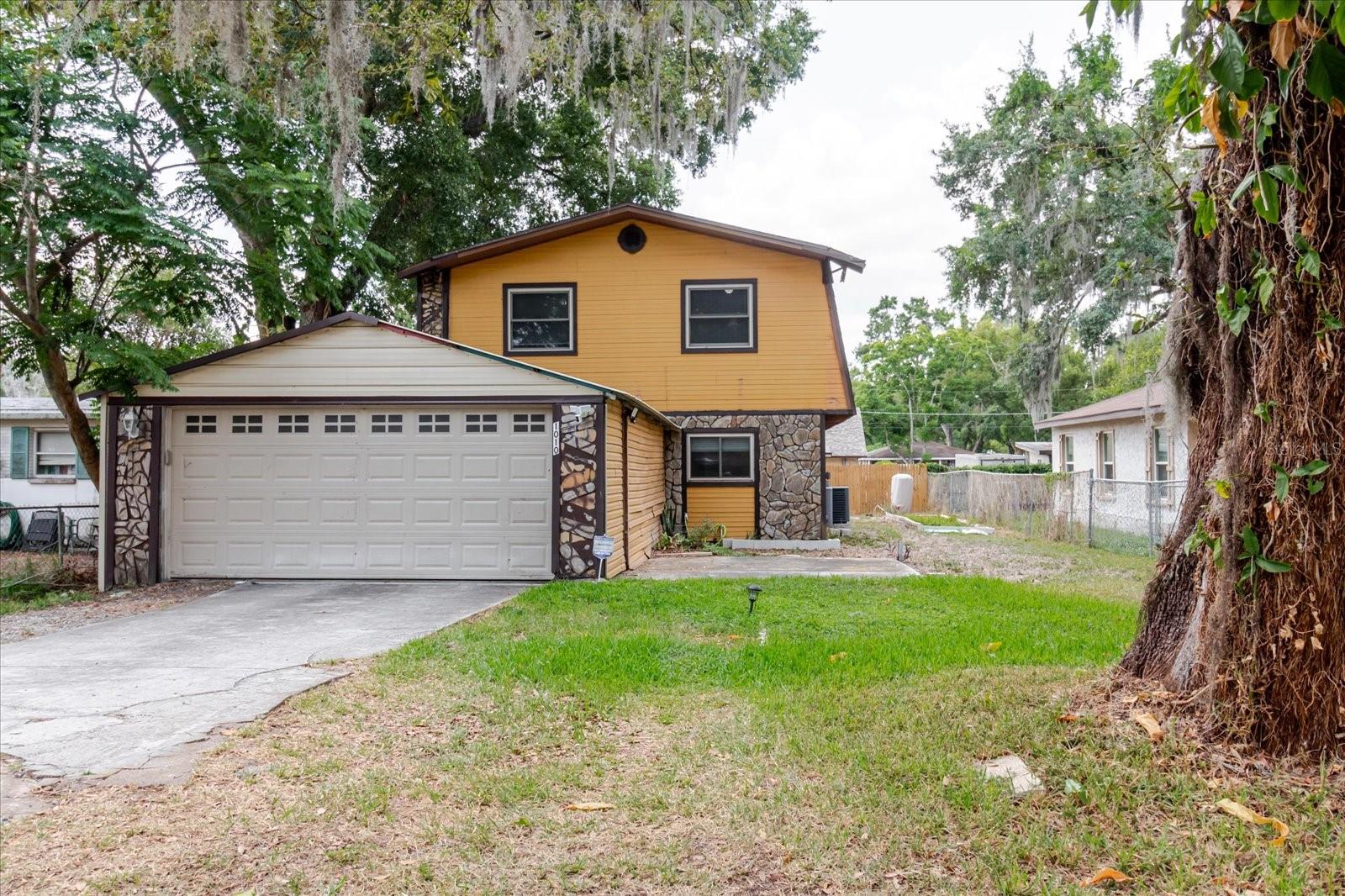 Image 6 of 90 For 1010 Oakhill St