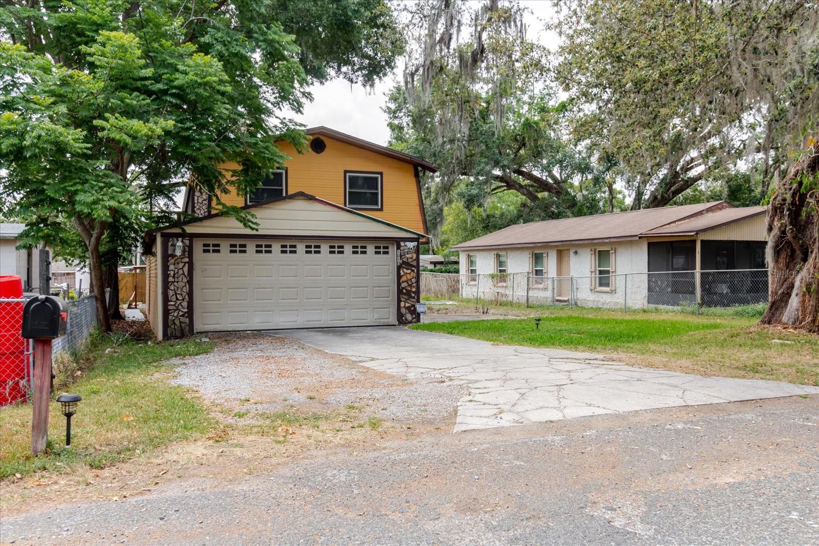 Image 64 of 90 For 1010 Oakhill St