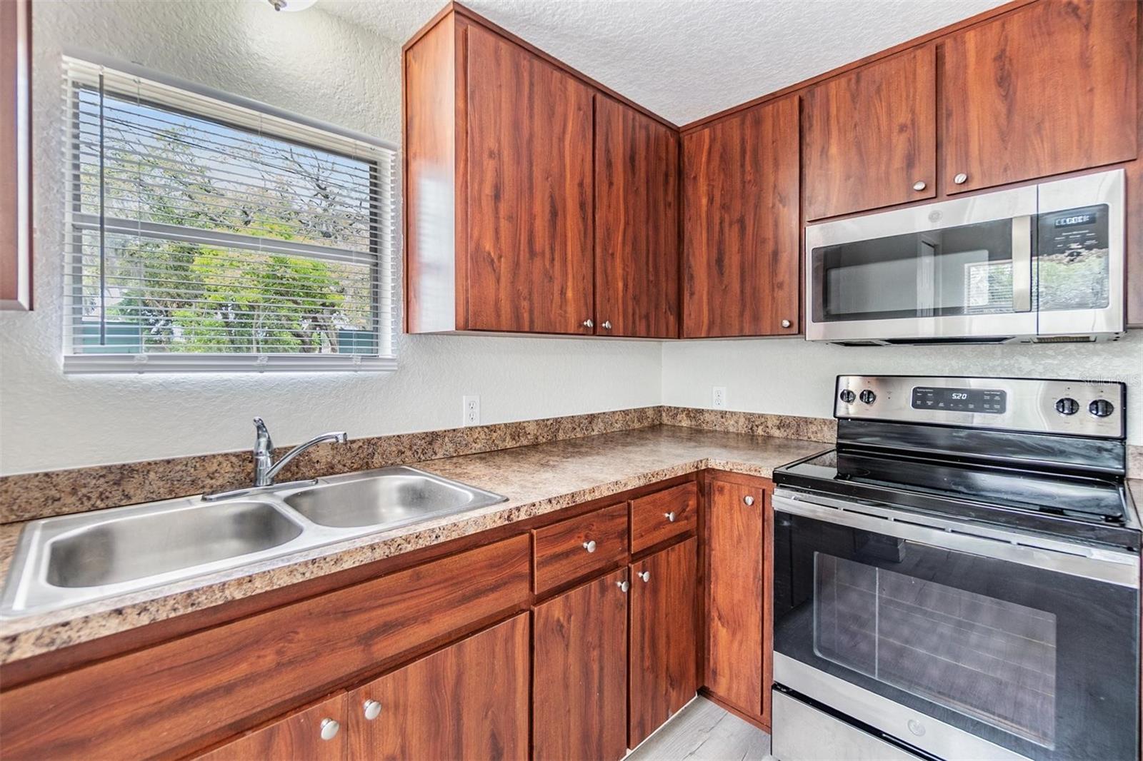Image 8 of 34 For 6608 Celeste Lane