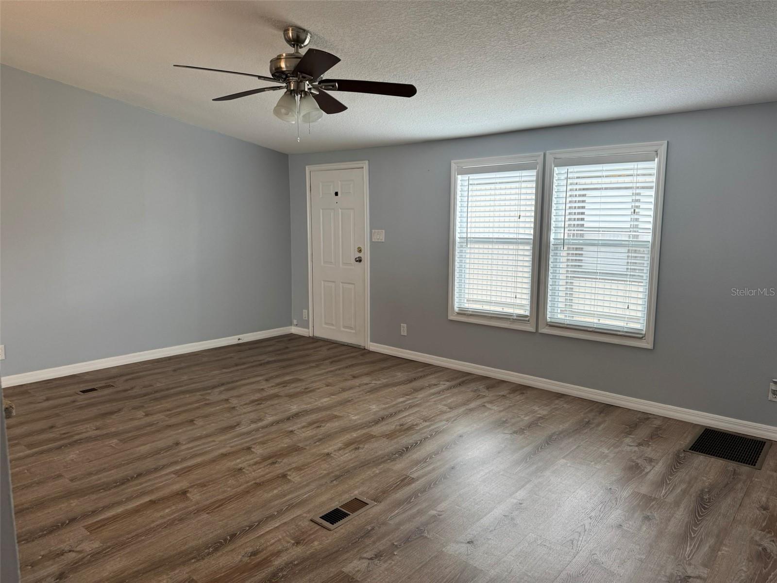 Image 11 of 27 For 3041 Short Leaf Street