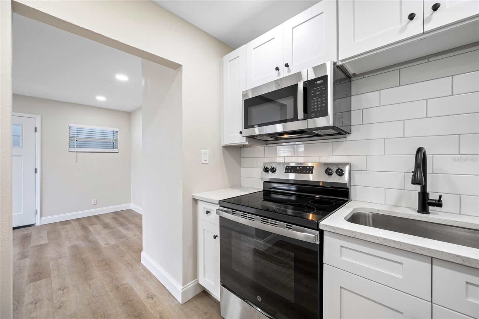 Image 10 of 18 For 144 Davis Boulevard 1