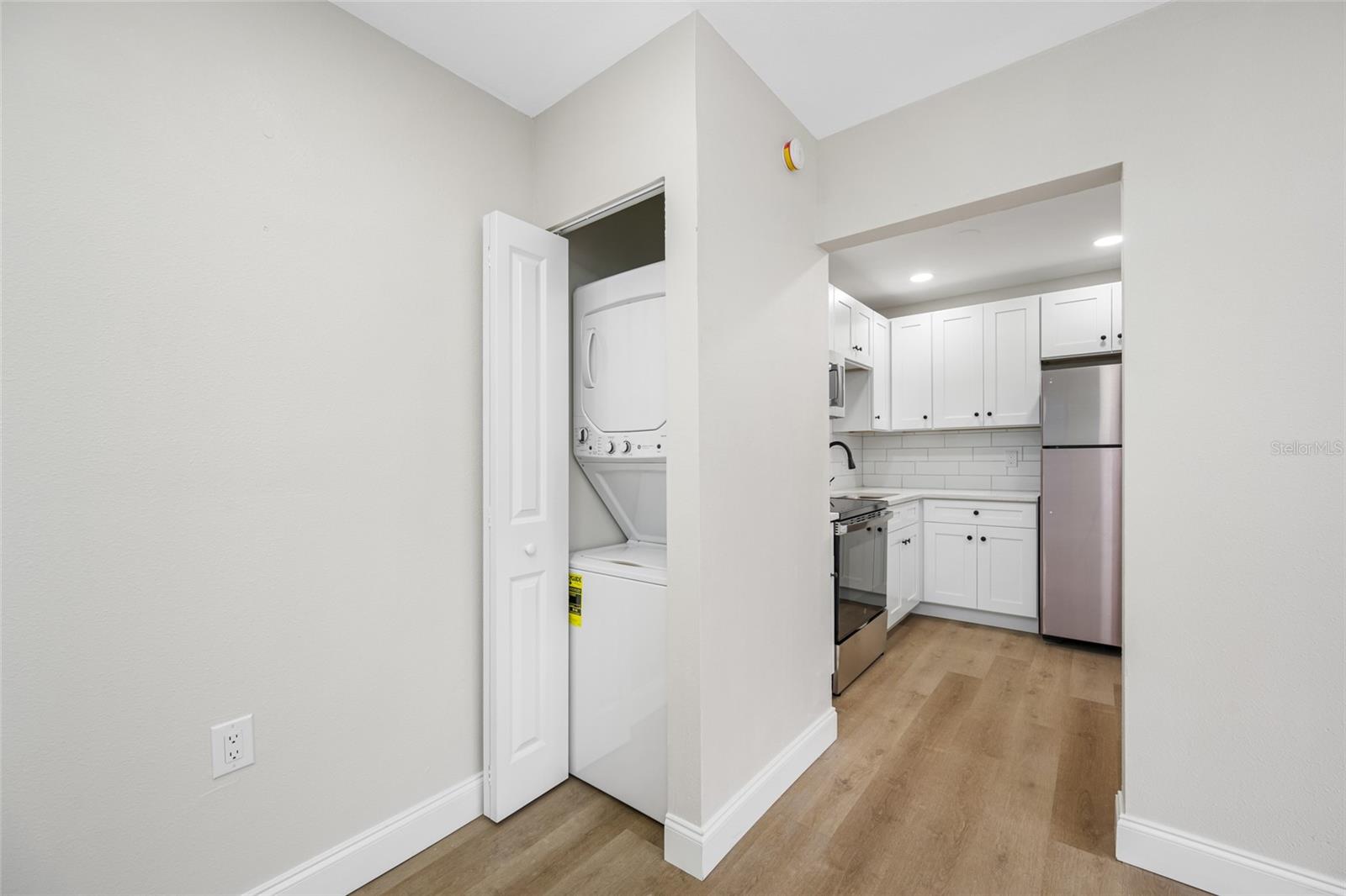 Image 12 of 18 For 144 Davis Boulevard 1