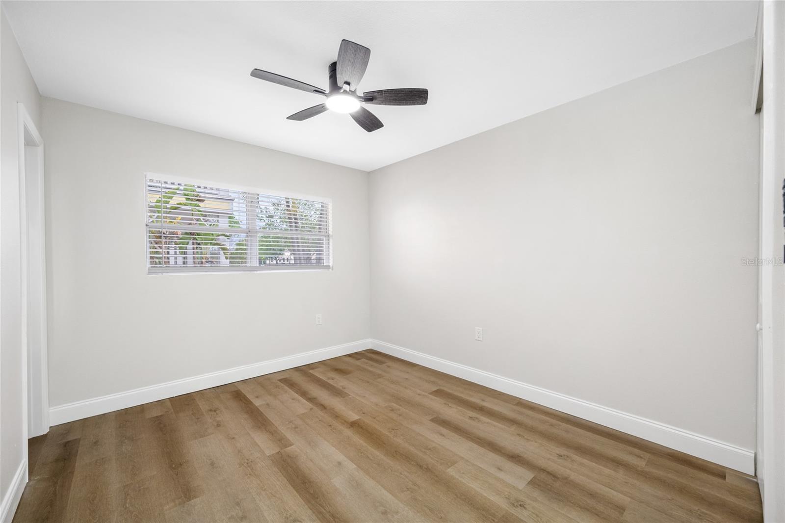 Image 13 of 18 For 144 Davis Boulevard 1