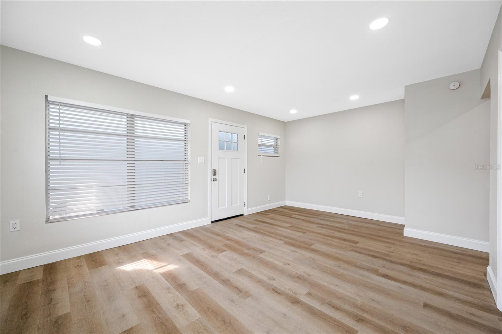 Image 2 of 18 For 144 Davis Boulevard 1