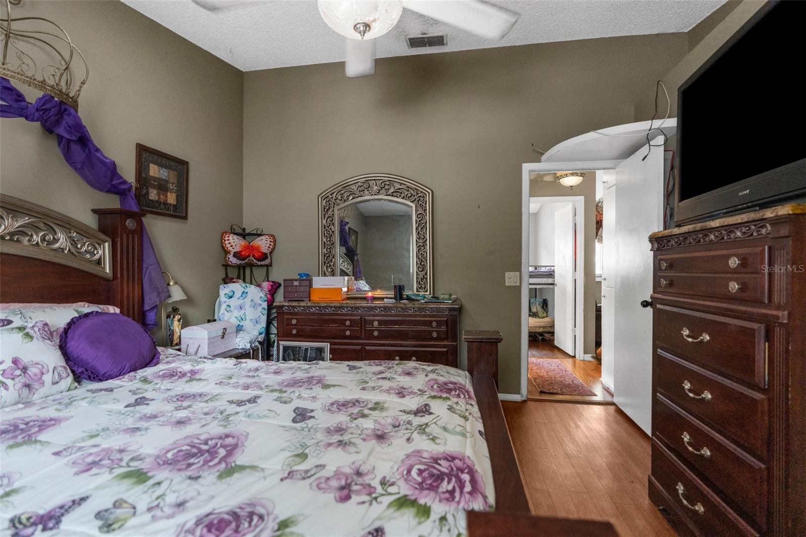 Image 20 of 23 For 6028 Central Avenue