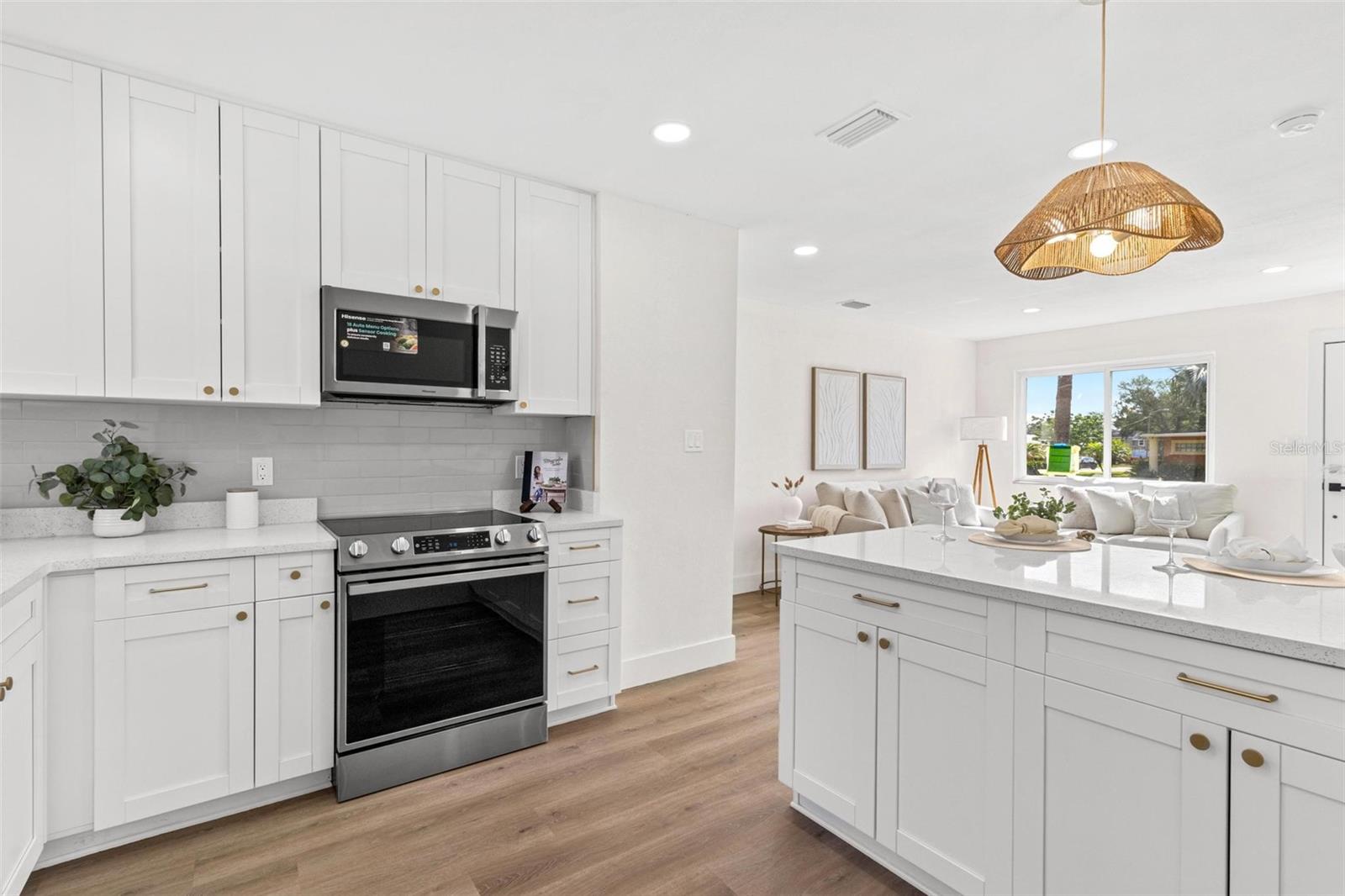 Image 10 of 32 For 411 37th Street S