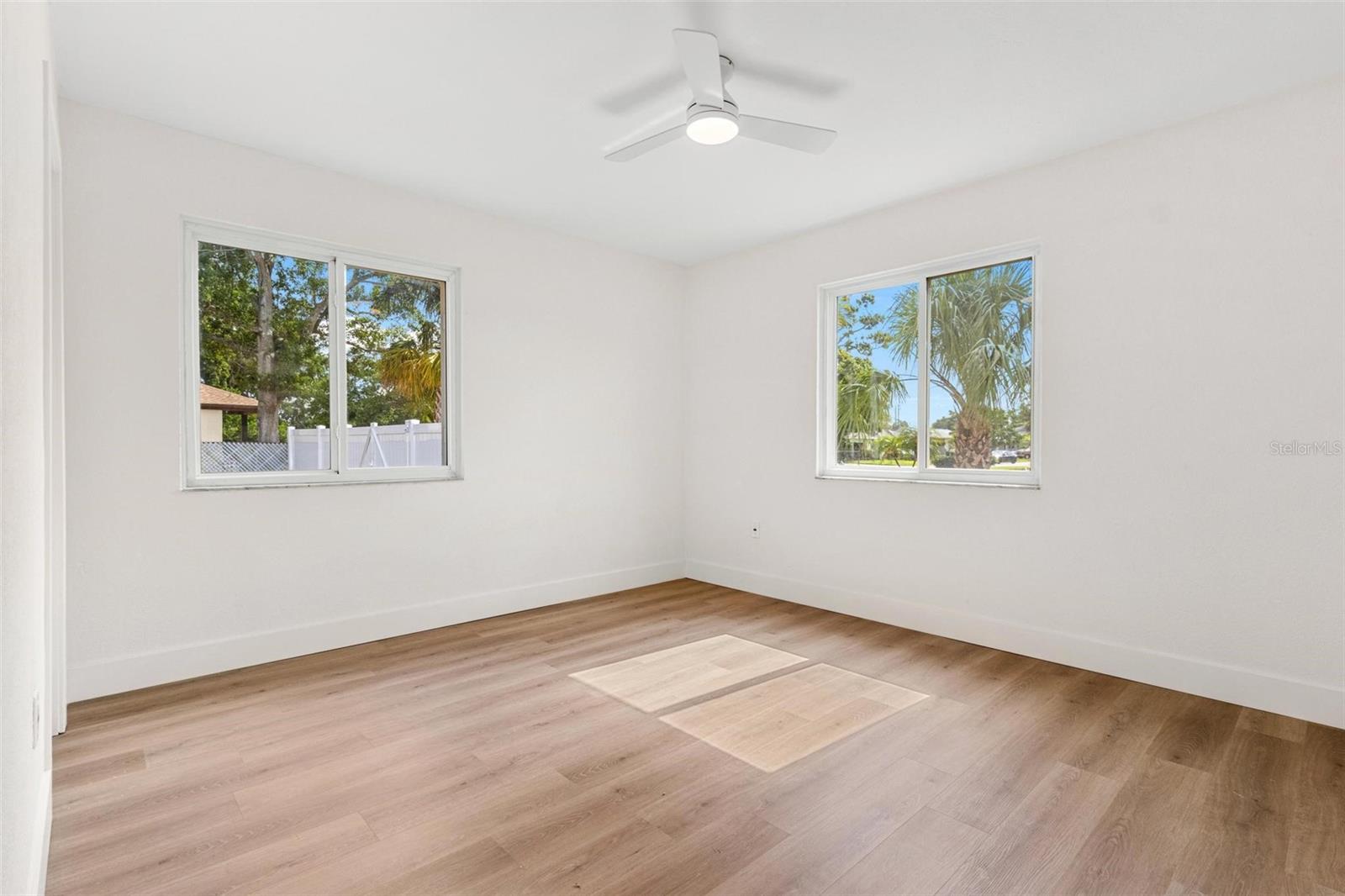 Image 22 of 32 For 411 37th Street S
