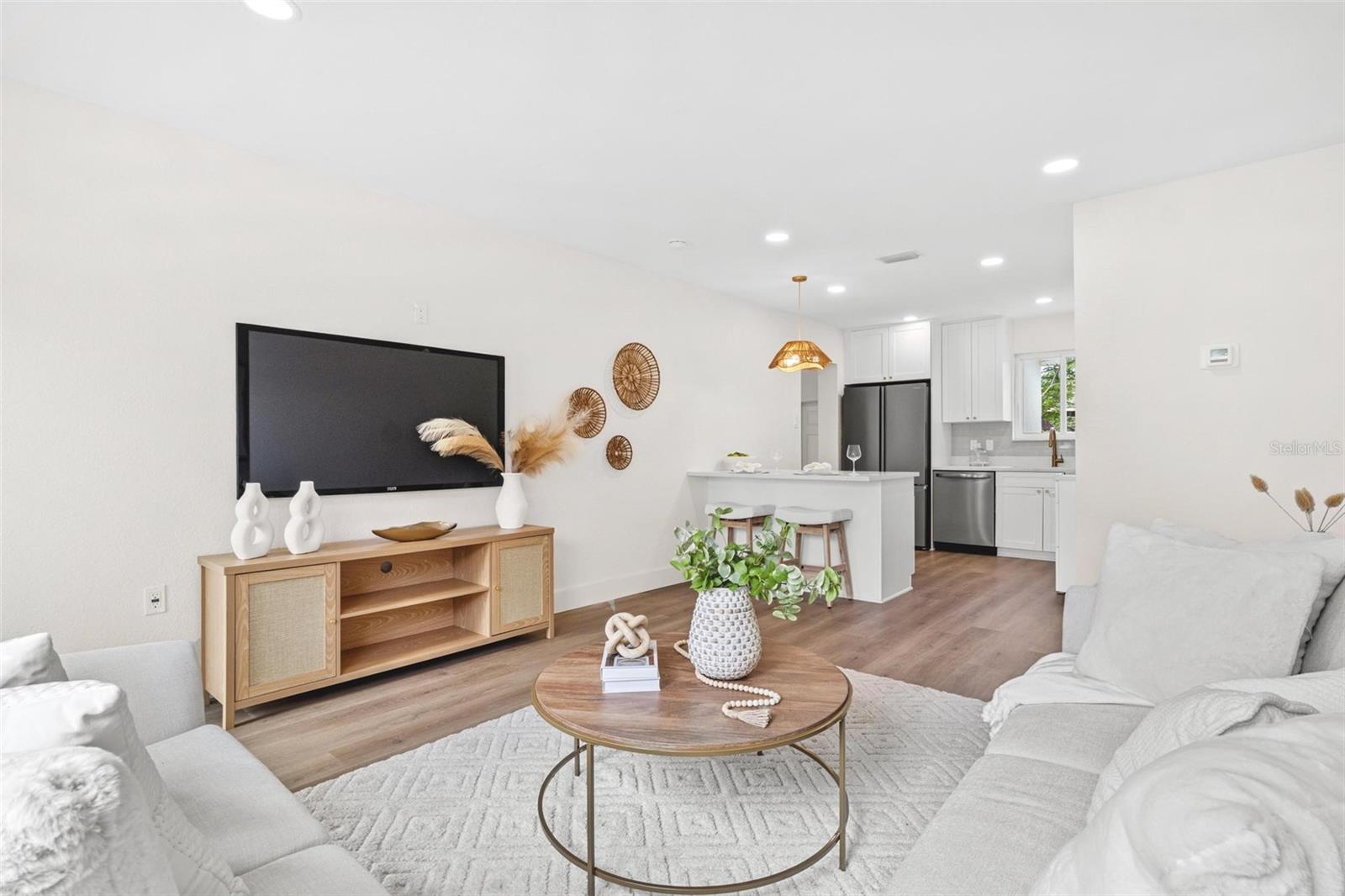 Image 3 of 32 For 411 37th Street S