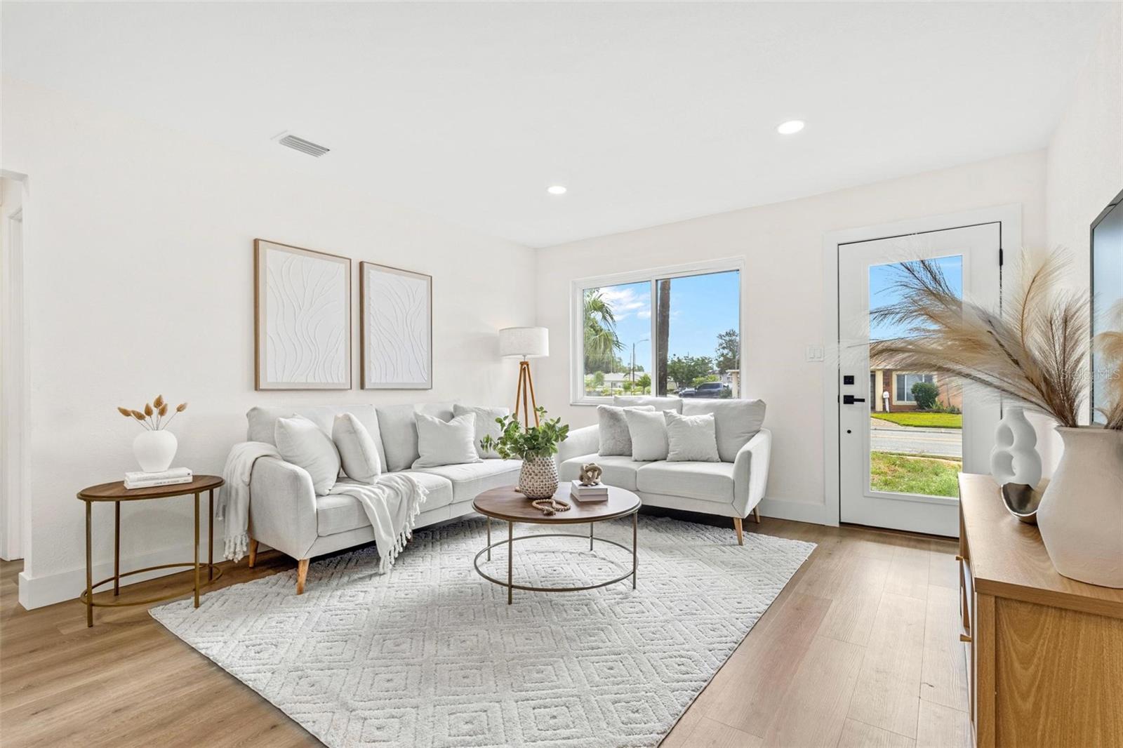 Image 4 of 32 For 411 37th Street S