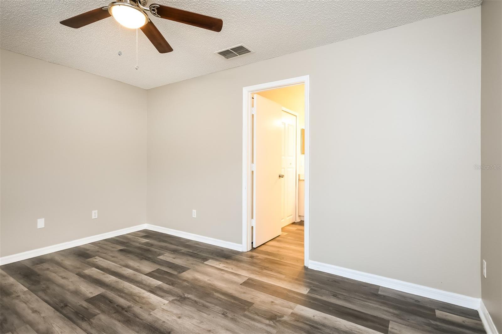 Image 12 of 16 For 2216 Heathwood Circle