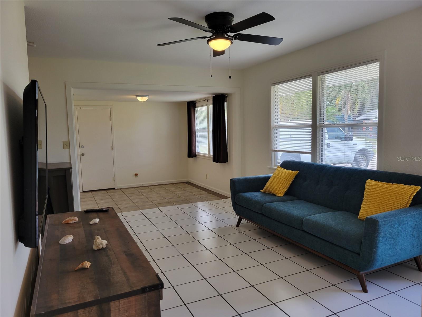 Image 3 of 23 For 2701 47th Avenue N