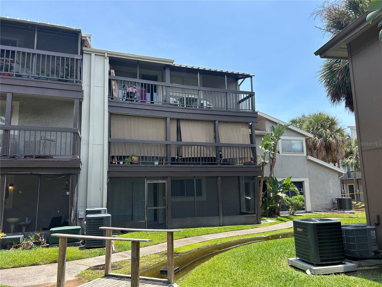 Image 2 of 9 For 6336 Newtown Circle 36b1